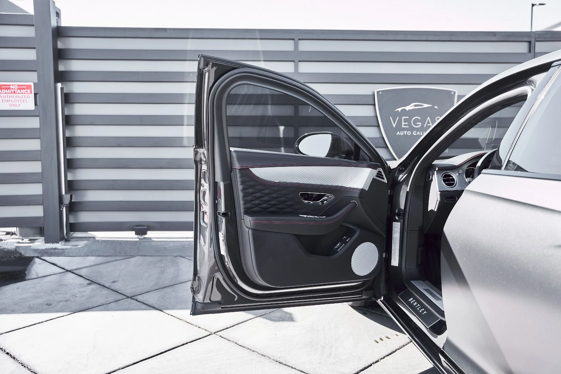 mph027_114534977_Used_2023_Bentley_Flying_Spur_V8_1773280644_dd2daf70e7