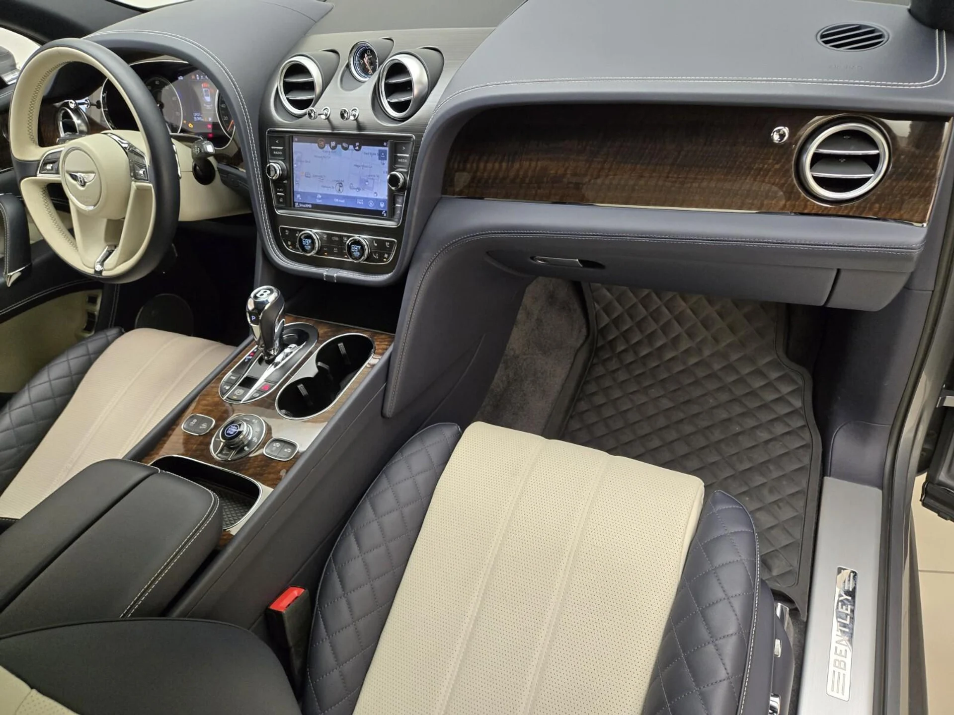 mph027_1148983675_Used_2018_Bentley_Bentayga_1760511495_8595cc1ea9