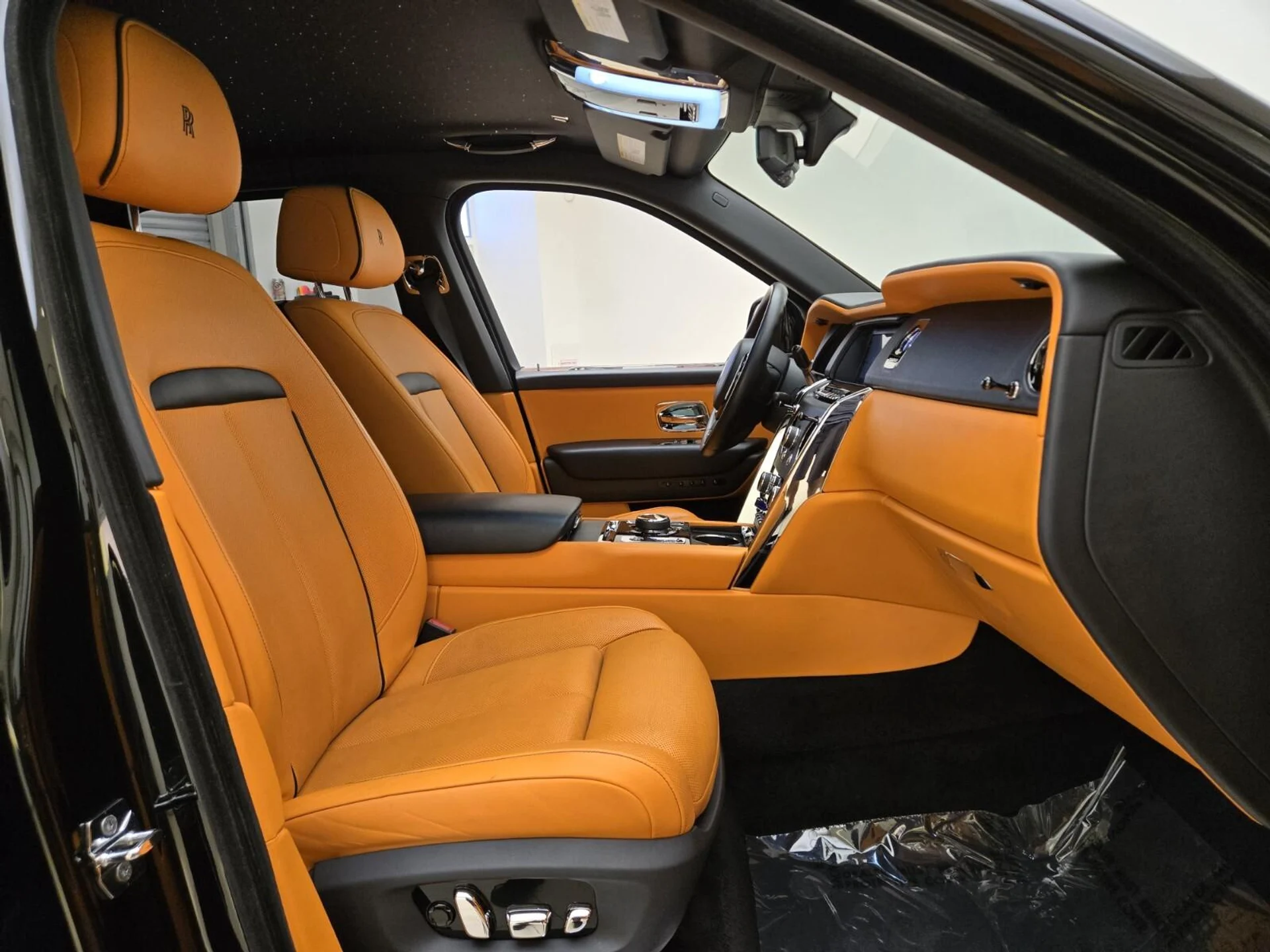 mph027_1150489862_Used_2022_Rolls_Royce_Cullinan_1761806132_762aa50644