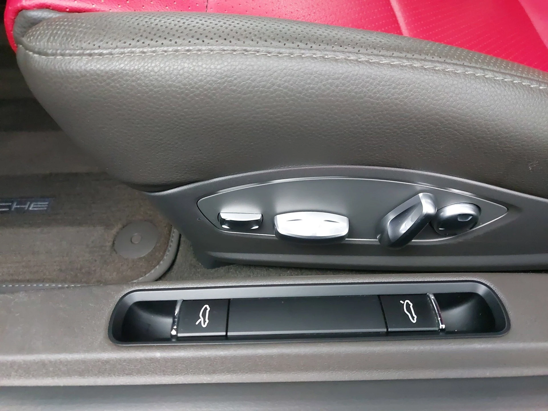 mph027_1151571937_4ab72290a6fd47c2d78075b964649015x_8940c42b6f