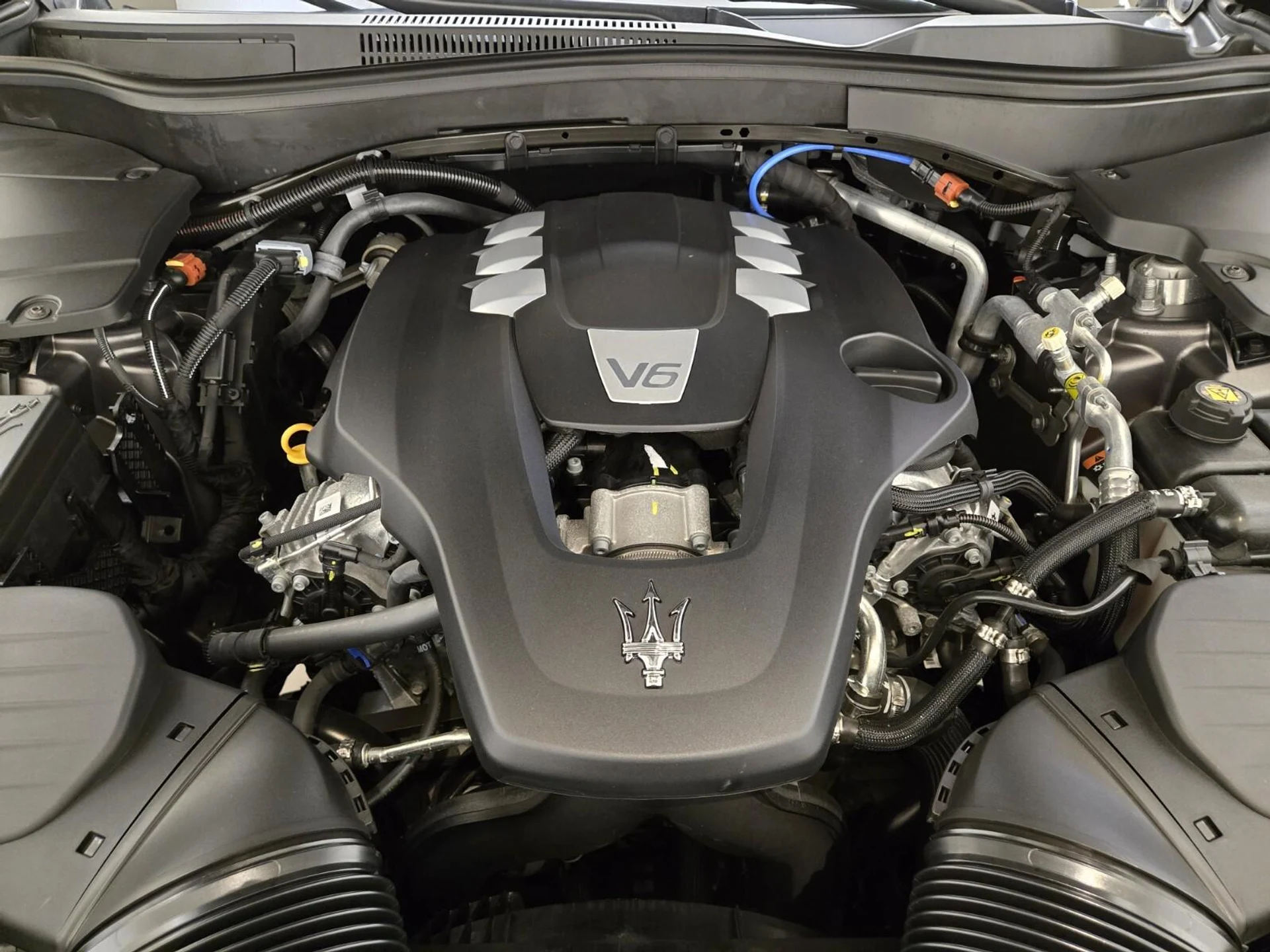 mph027_1156685920_New_2024_Maserati_Levante_GT_1753161611_51dc2fa553