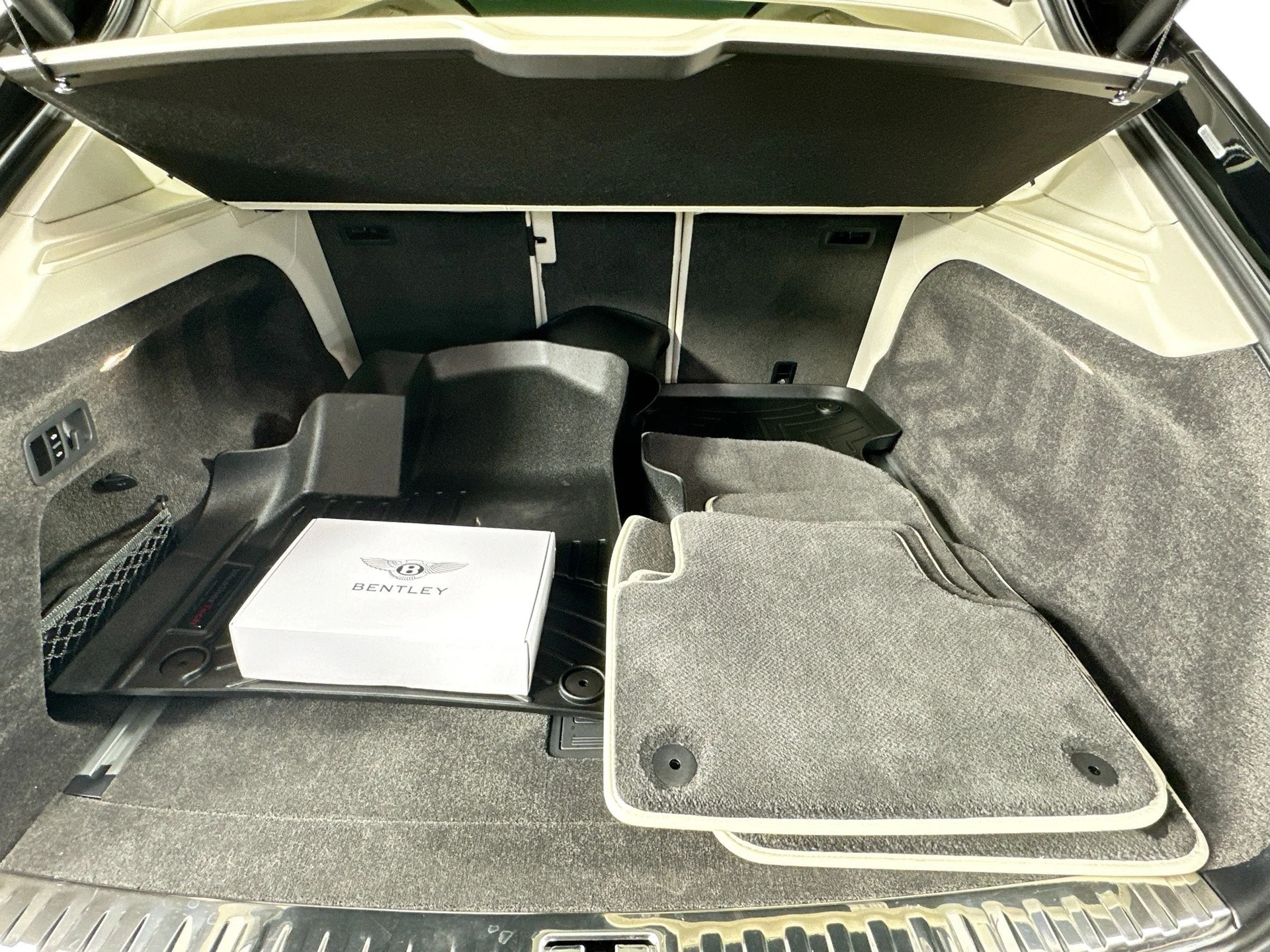 mph027_1161047861_28_5332bfa4bc