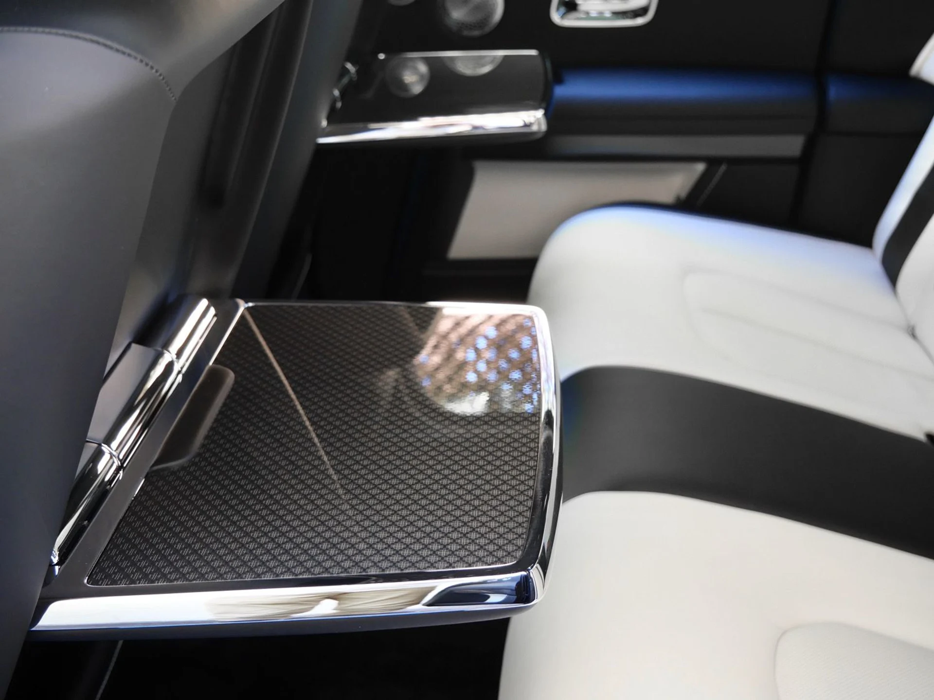 mph027_1161779246_b83e8f590bcf9c47d3c627322866ed80x_42ac8c0ff7