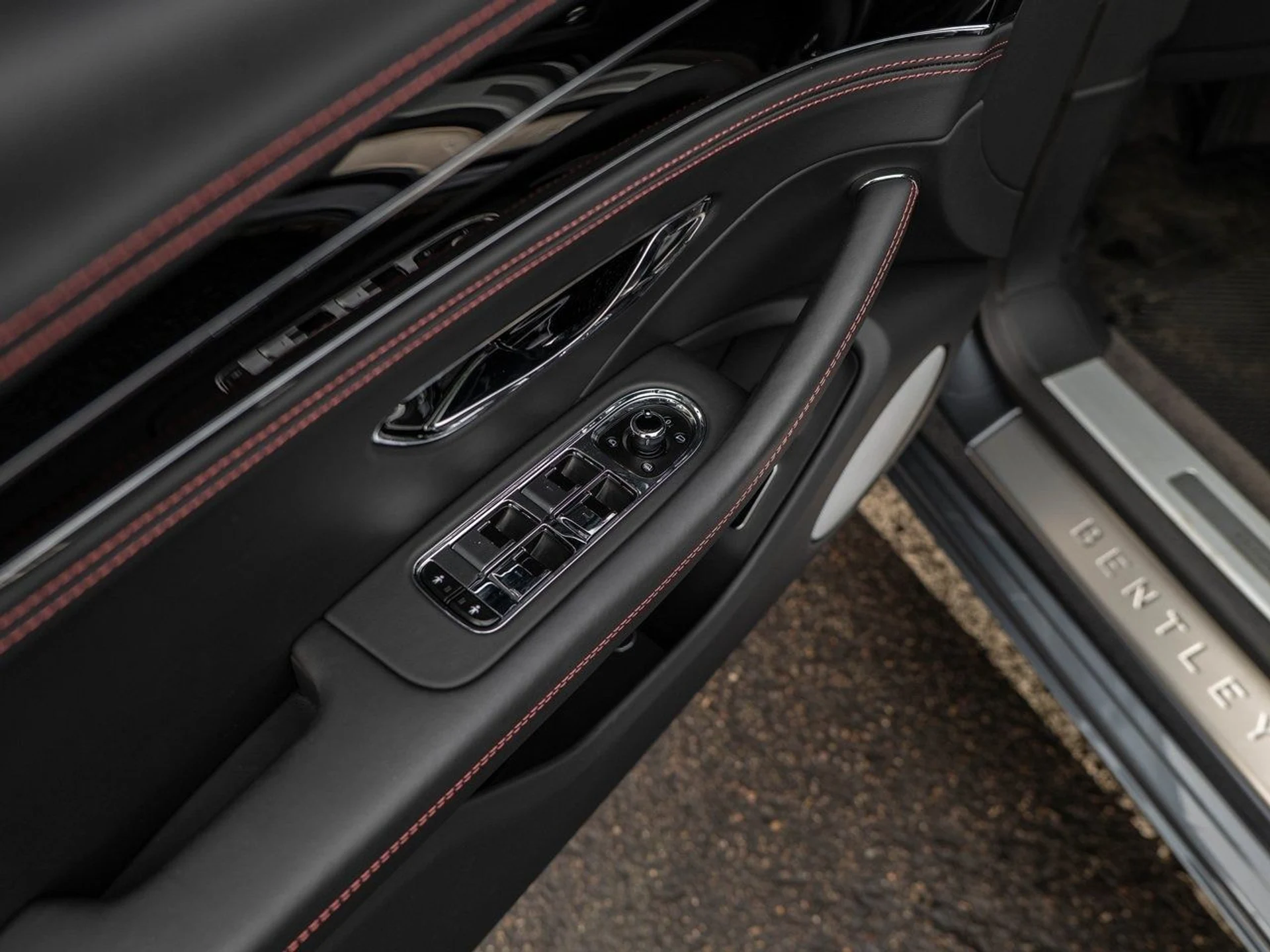 mph027_1161952928_f894261ba5c7fd1f4a645bde72af9182x_549102bcf6