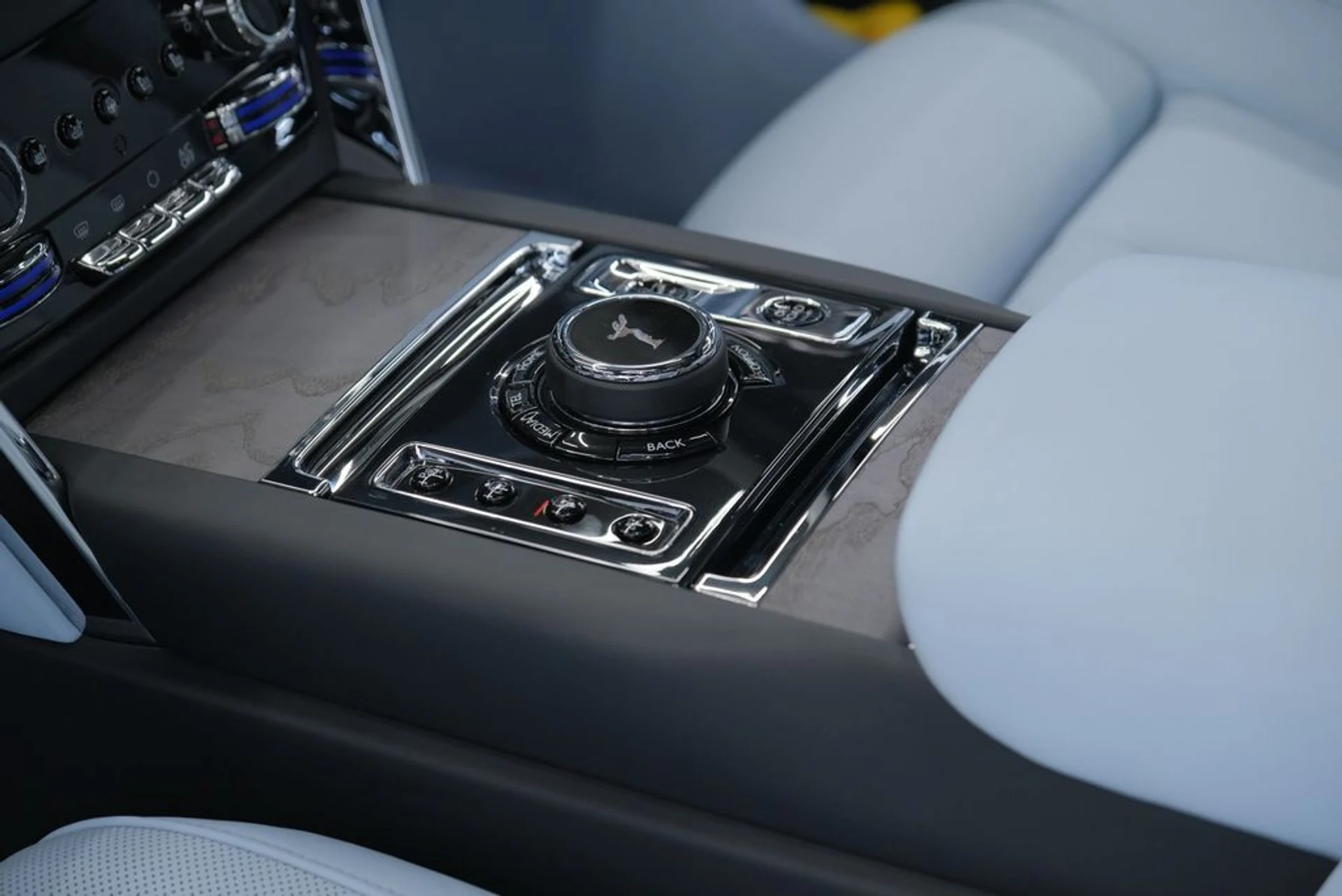 mph027_1177821056_215b564dfb3367554187399c186b1d2a_e4bb2ffc02