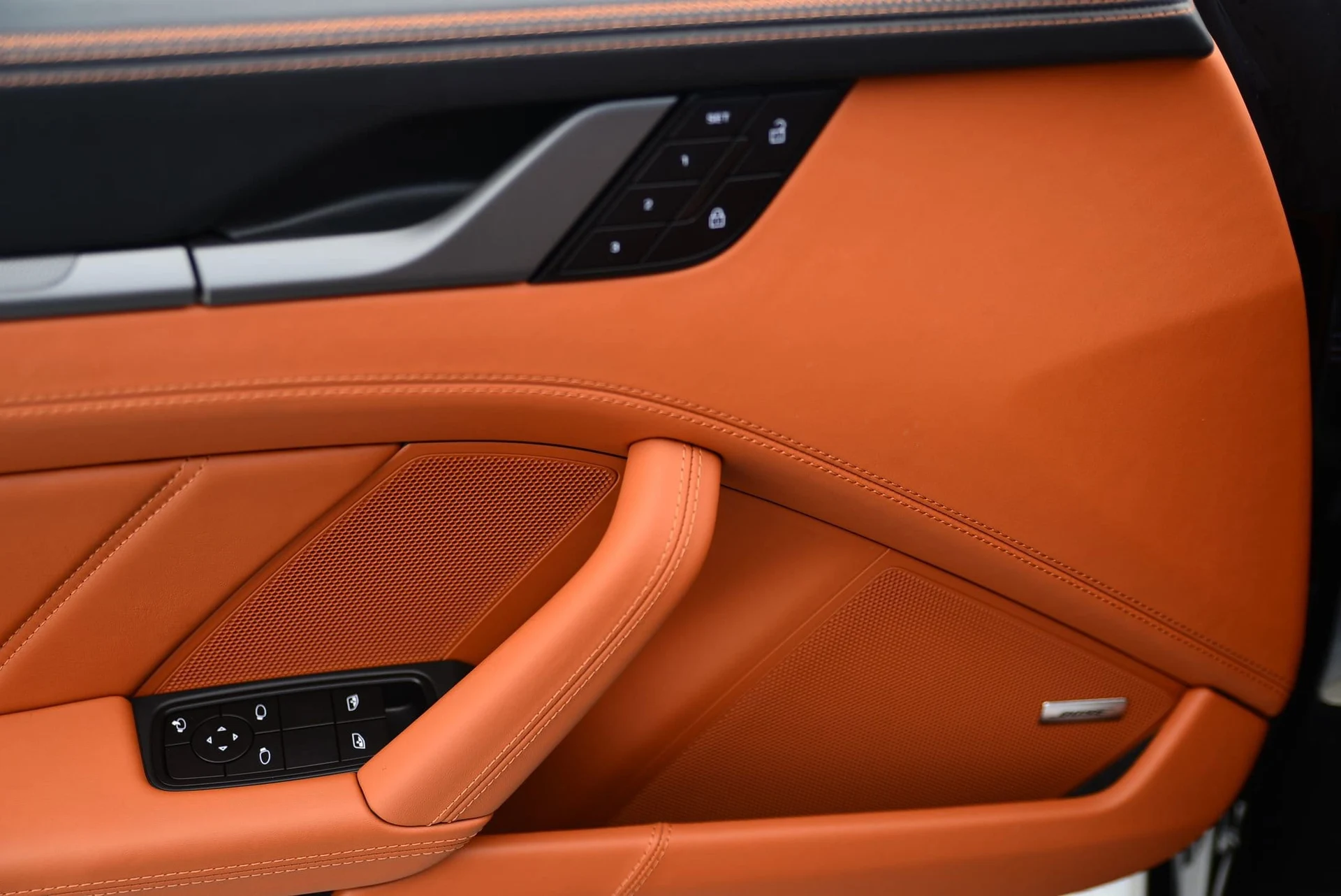 mph027_1187077218_96ea2549abd5252a99a4e0330bfb6416x_7f5ab8cf00