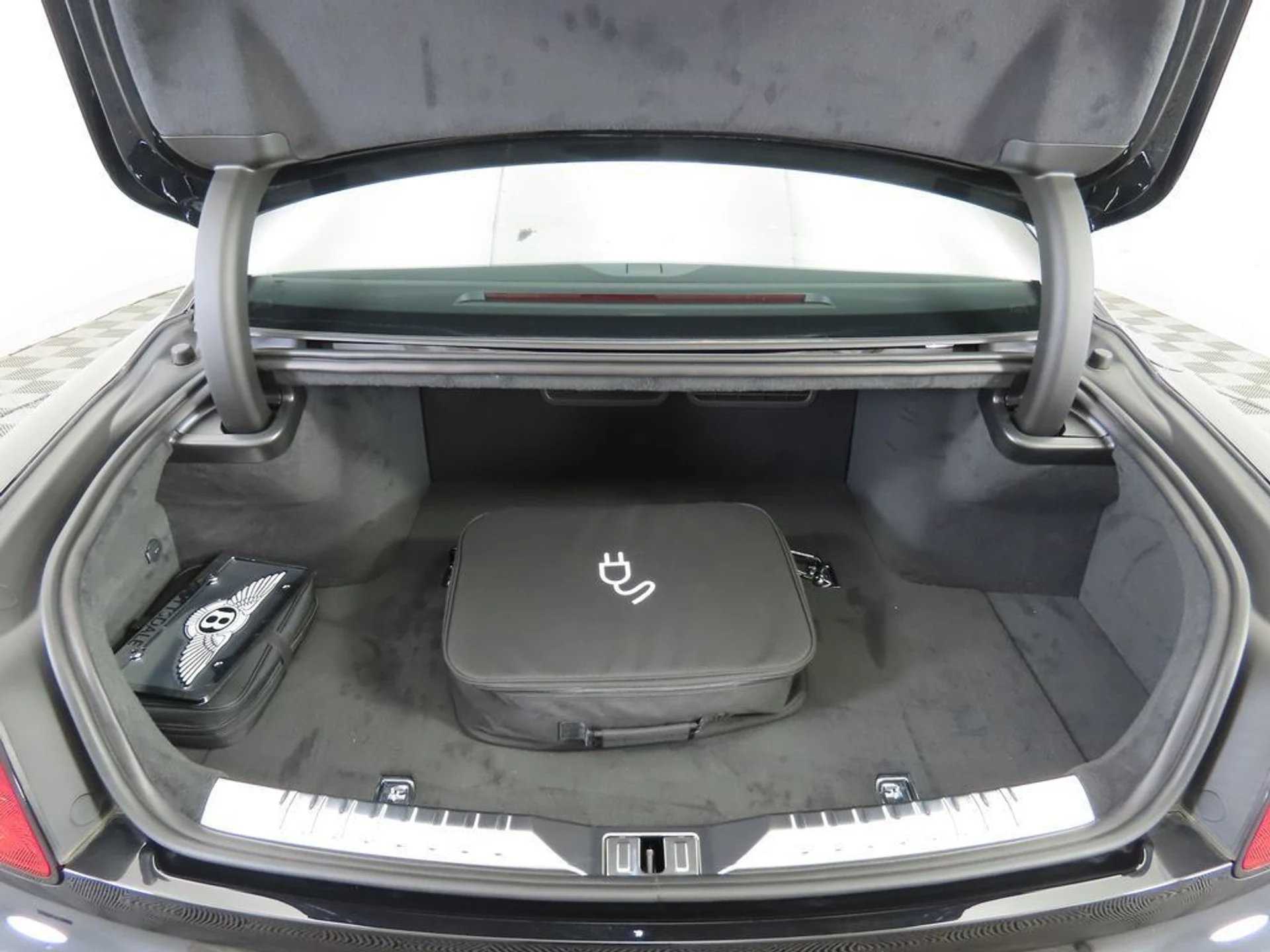 mph027_1195291070_new_2025_bentley_flying_spur_8119_22943437_28_1024_bfc5d32c43