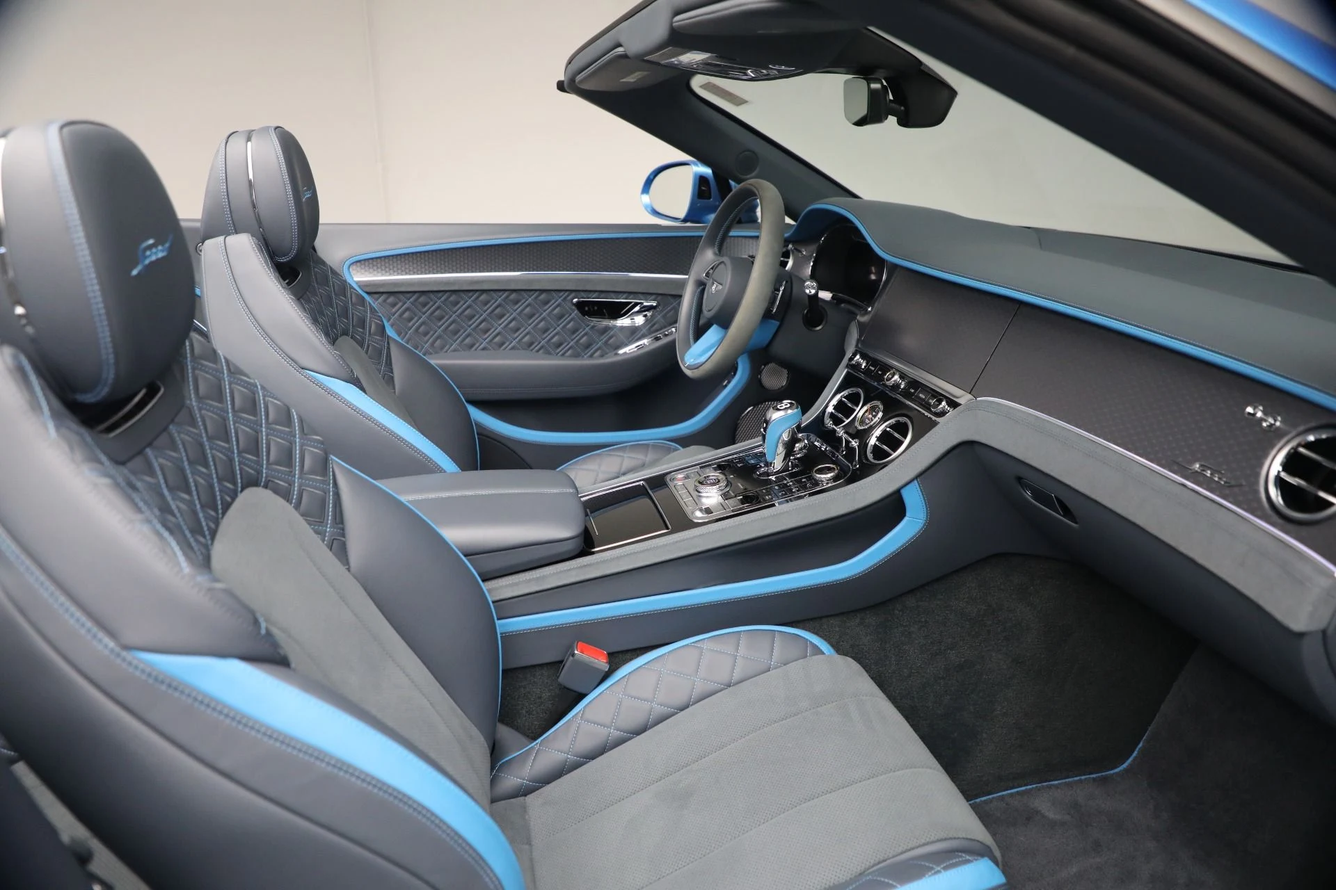 mph027_1207763810_Used_2024_Bentley_Continental_GTC_Speed_1786737849_908ae68188