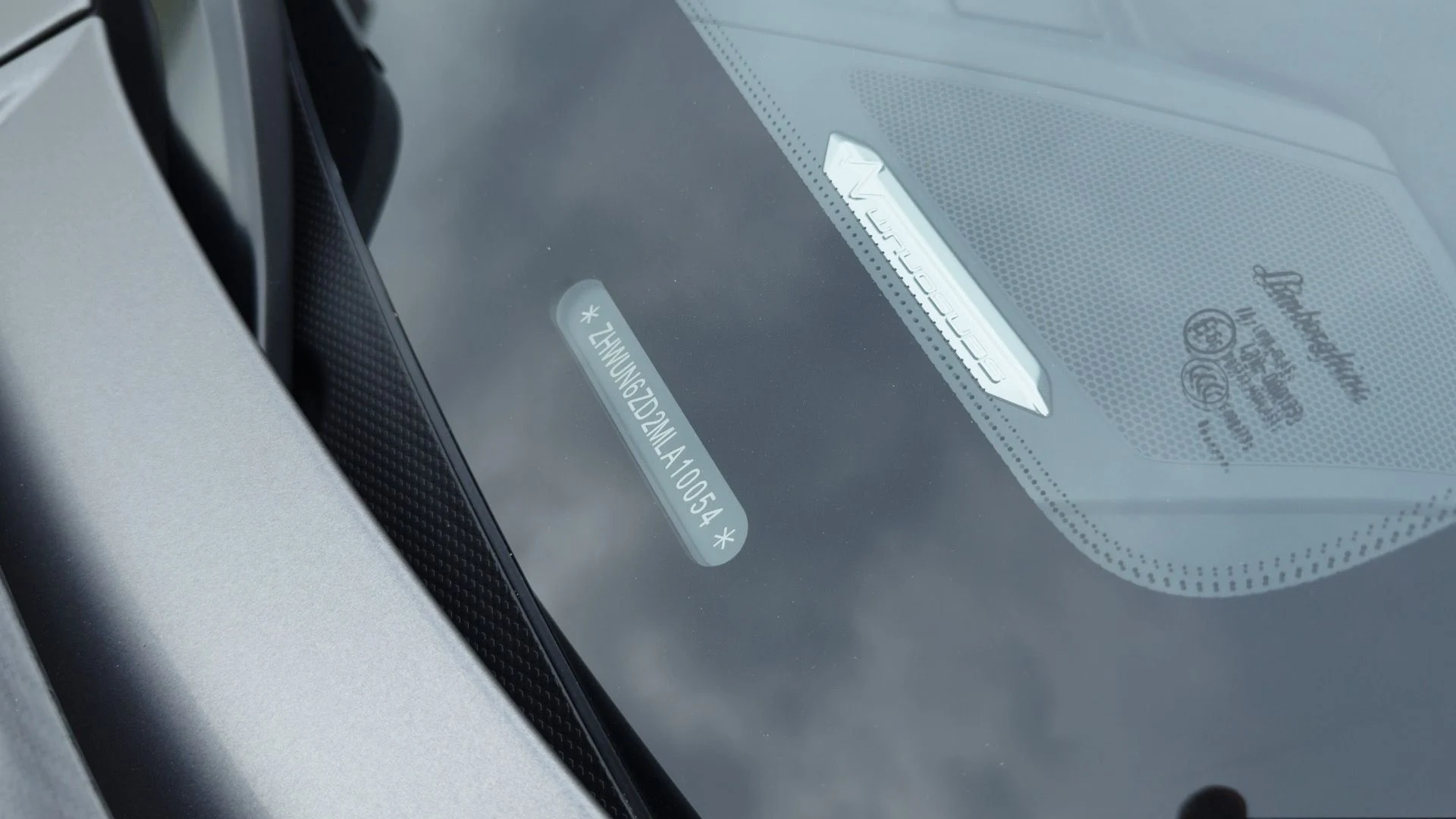 mph027_1211705678_Used_2021_Lamborghini_Aventador_LP_770_4_SVJ_1774542513_8b38b43013