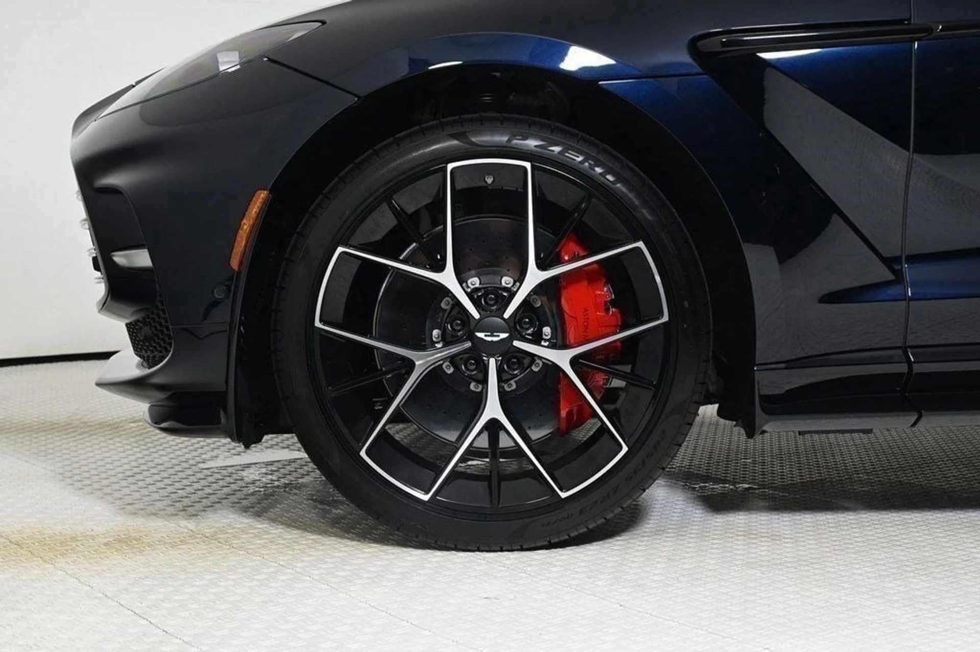 mph027_1212074434_new_2025_aston_martin_dbx_707awd_11350_22854658_27_1024_a21d37087a