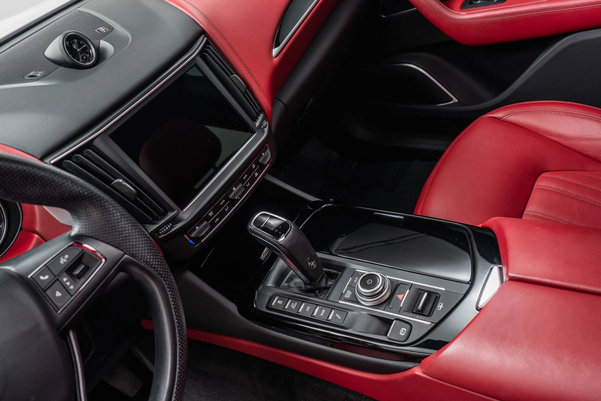 mph027_1229576498_Used_2022_Maserati_Levante_Modena_Nerissimo_Package_Comfort_and_Convenience_Package_1773694217_e15a9005e8