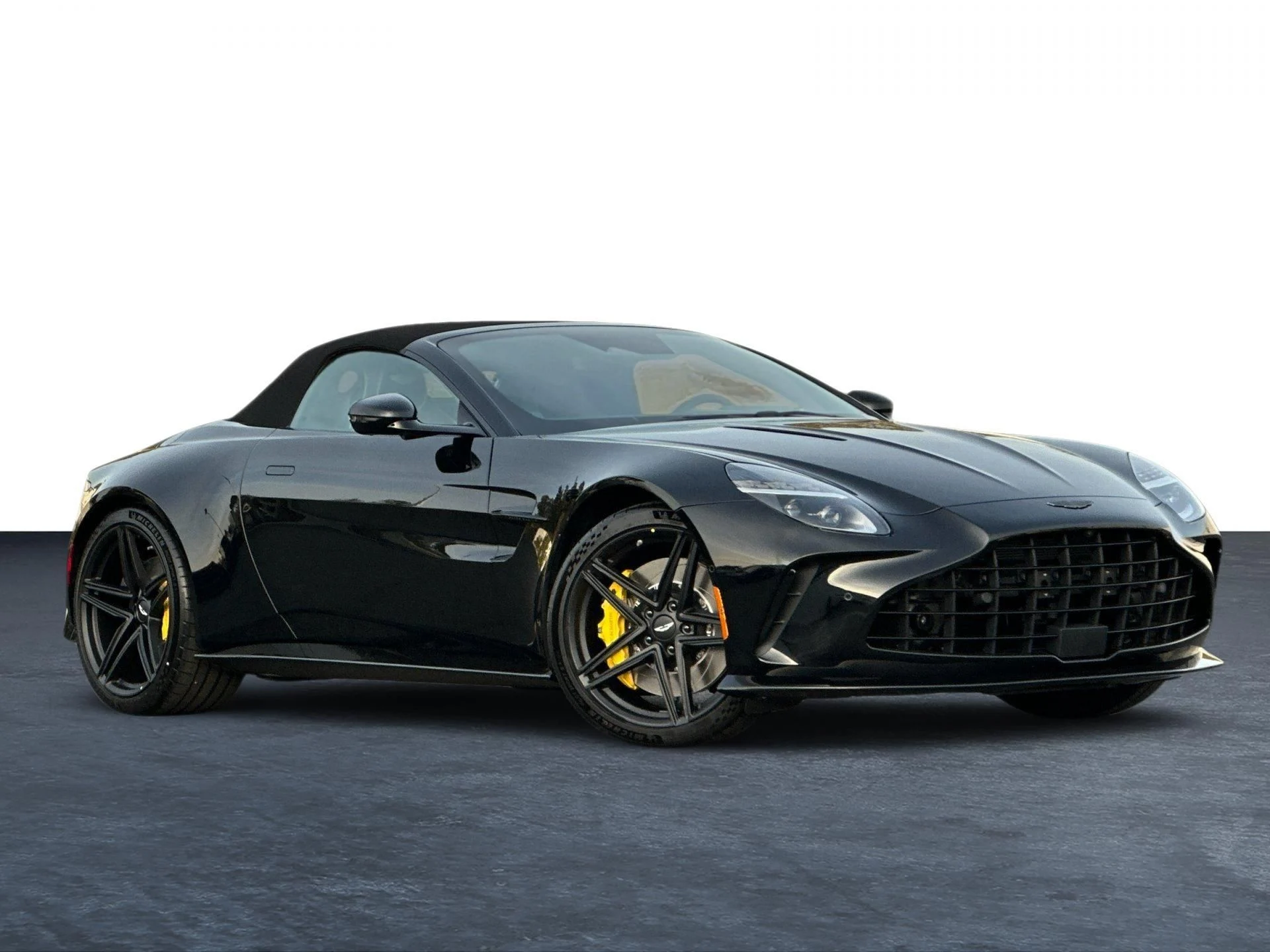 mph027_1230227365_New_2026_Aston_Martin_Vantage_Roadster_1764774713_da22cb3a77