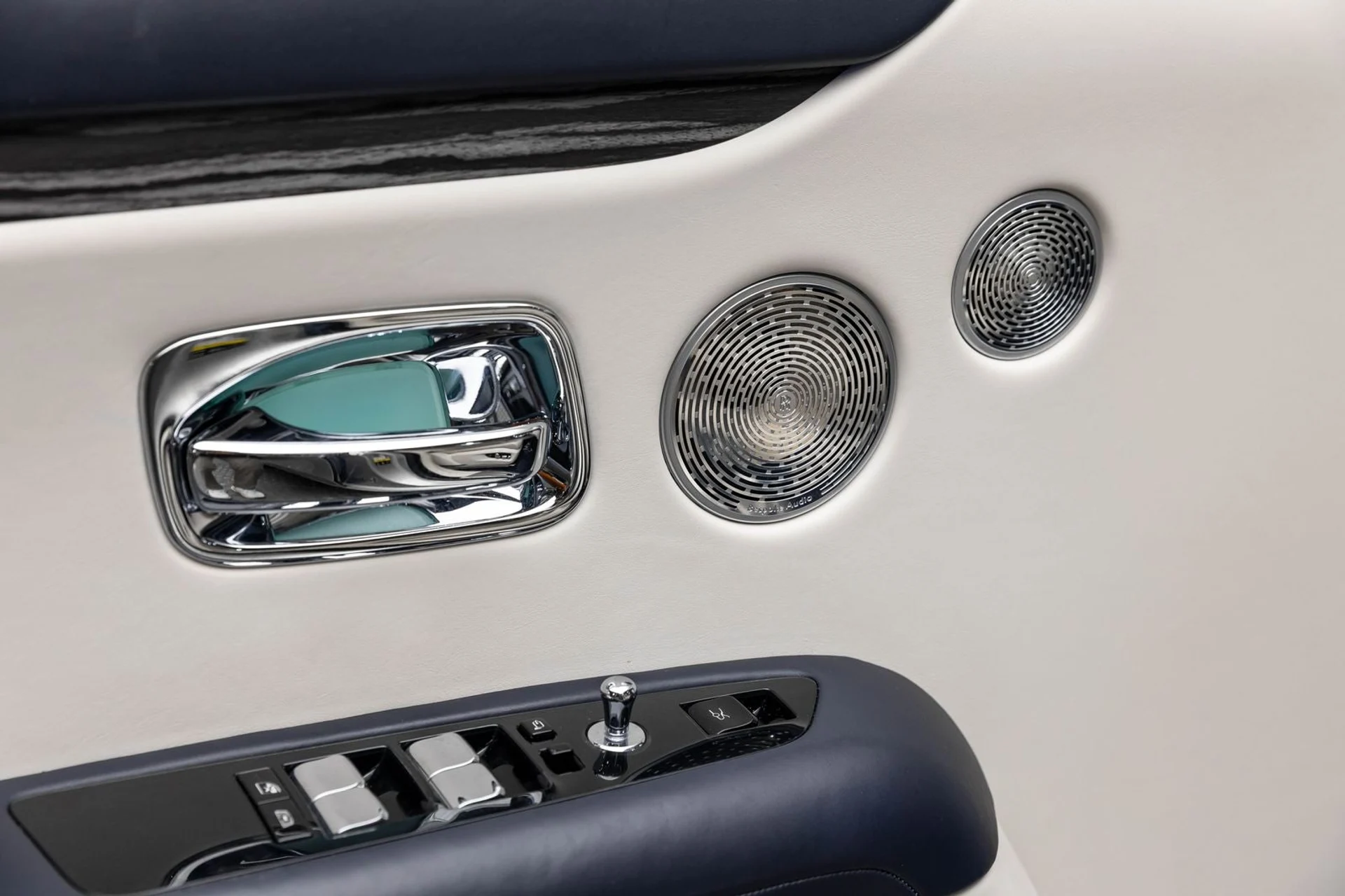 mph027_1230762089_28_c2794b3b6b