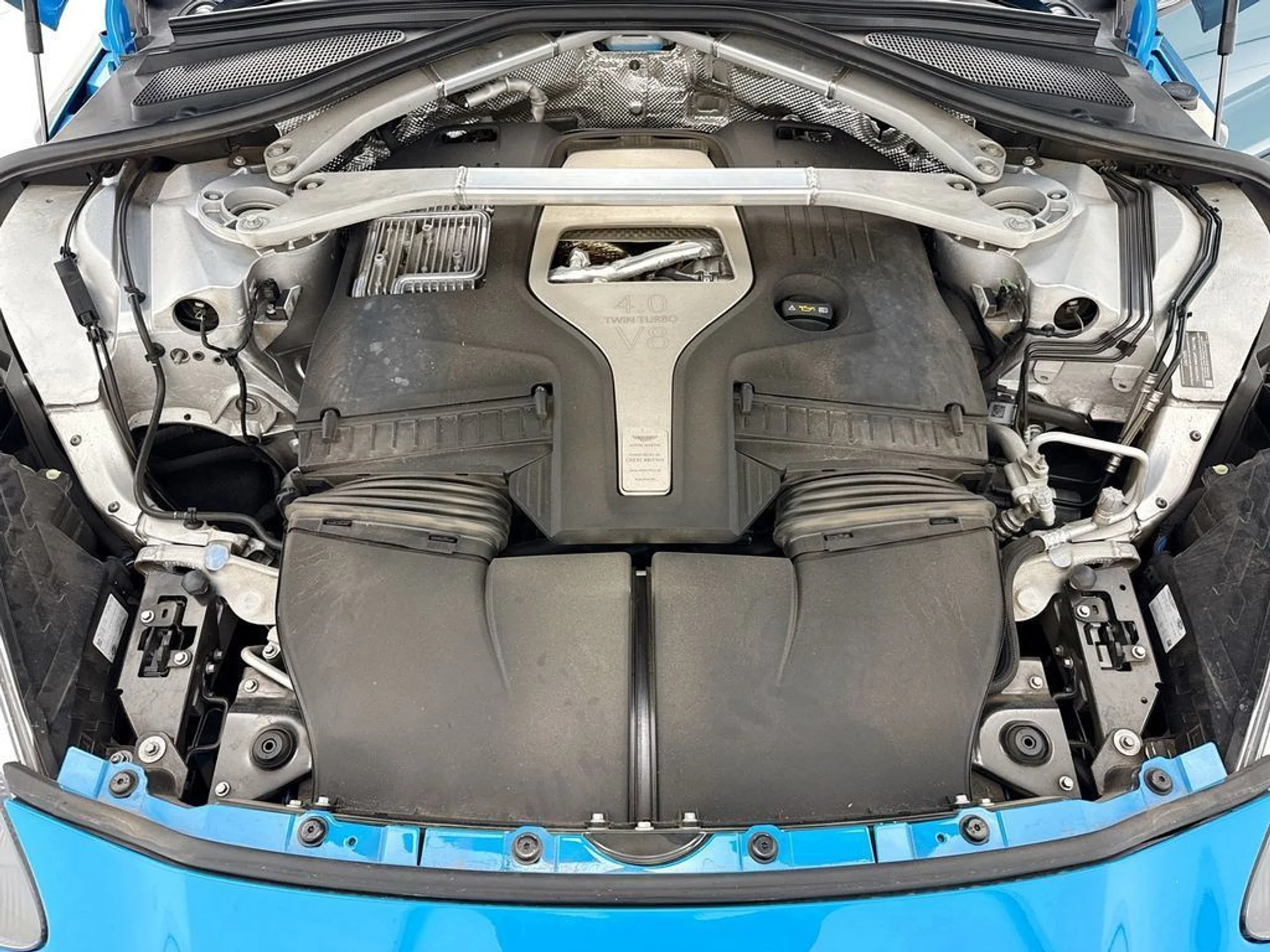 mph027_1232502125_used_2022_aston_martin_dbx_awd_8119_23003942_28_1024_377daab2ae