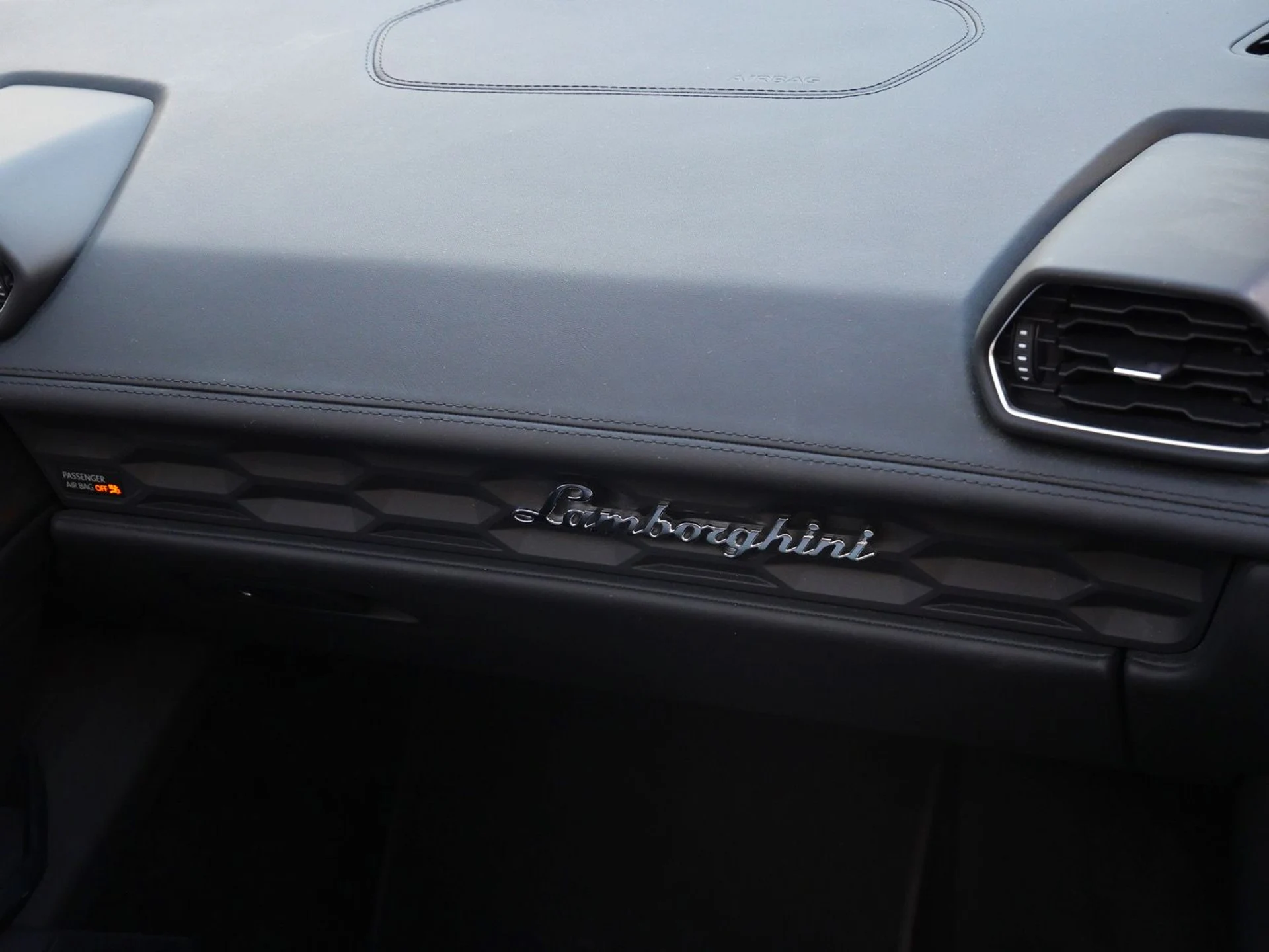 mph027_1240157142_015bc8384e076cbc3c885460f7d36420x_c0445620e2