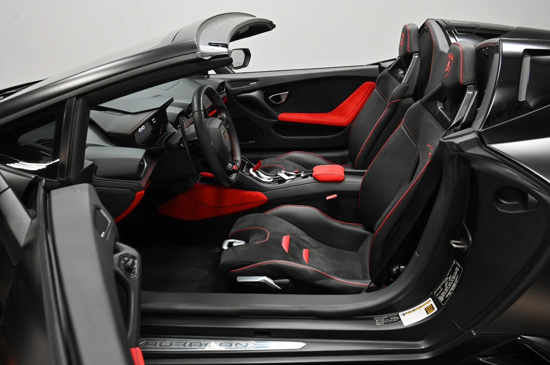 mph027_1242062815_Used_2021_Lamborghini_Huracan_EVO_Base_1754943385_683945c35e