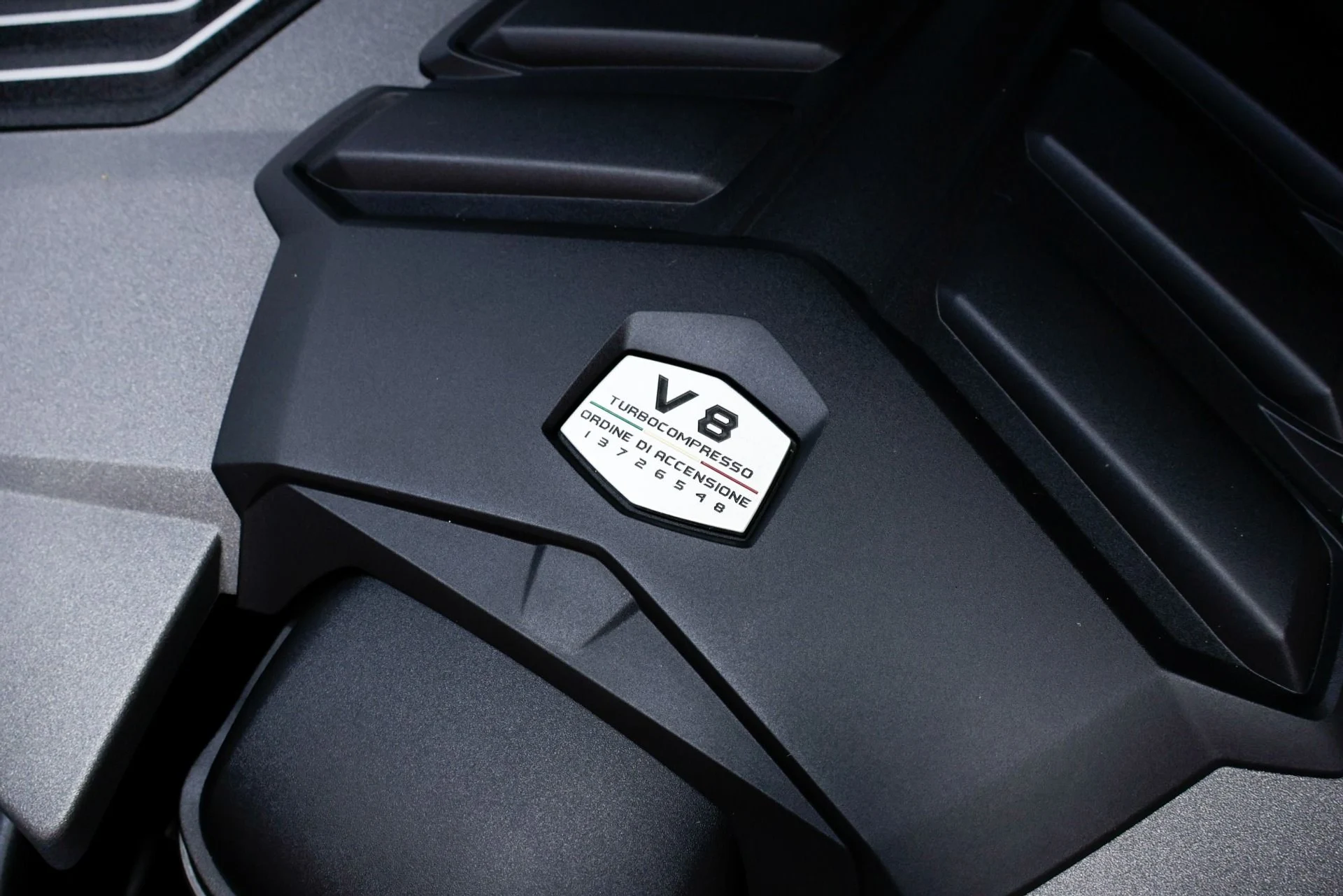 mph027_1243666230_Used_2019_Lamborghini_Urus_1760386129_8053c95f91