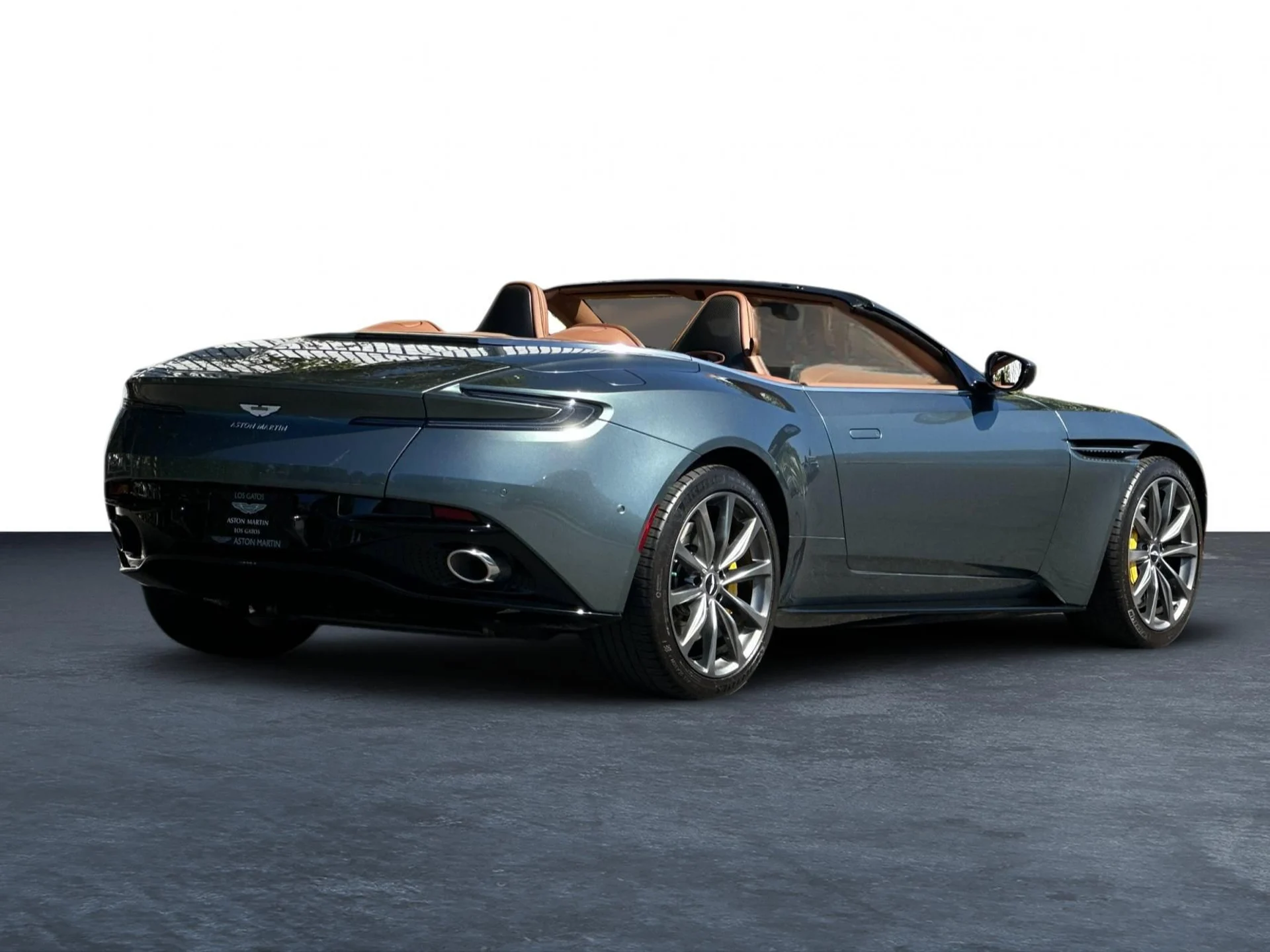 mph027_1244520232_Used_2019_Aston_Martin_DB_11_Volante_1790909280_d76a5b2399