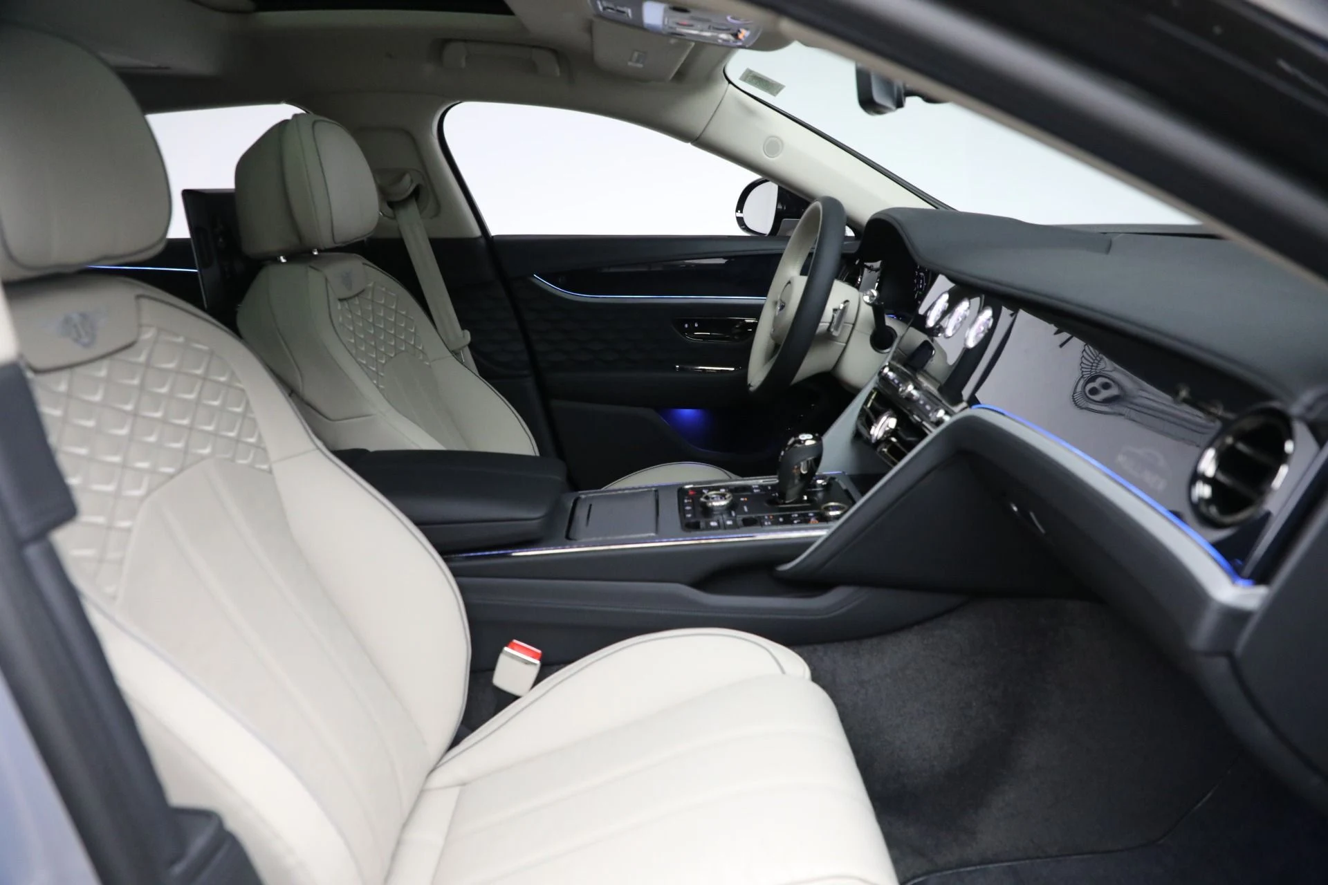 mph027_1245372213_New_2025_Bentley_Flying_Spur_Mulliner_3ca67a8ee2