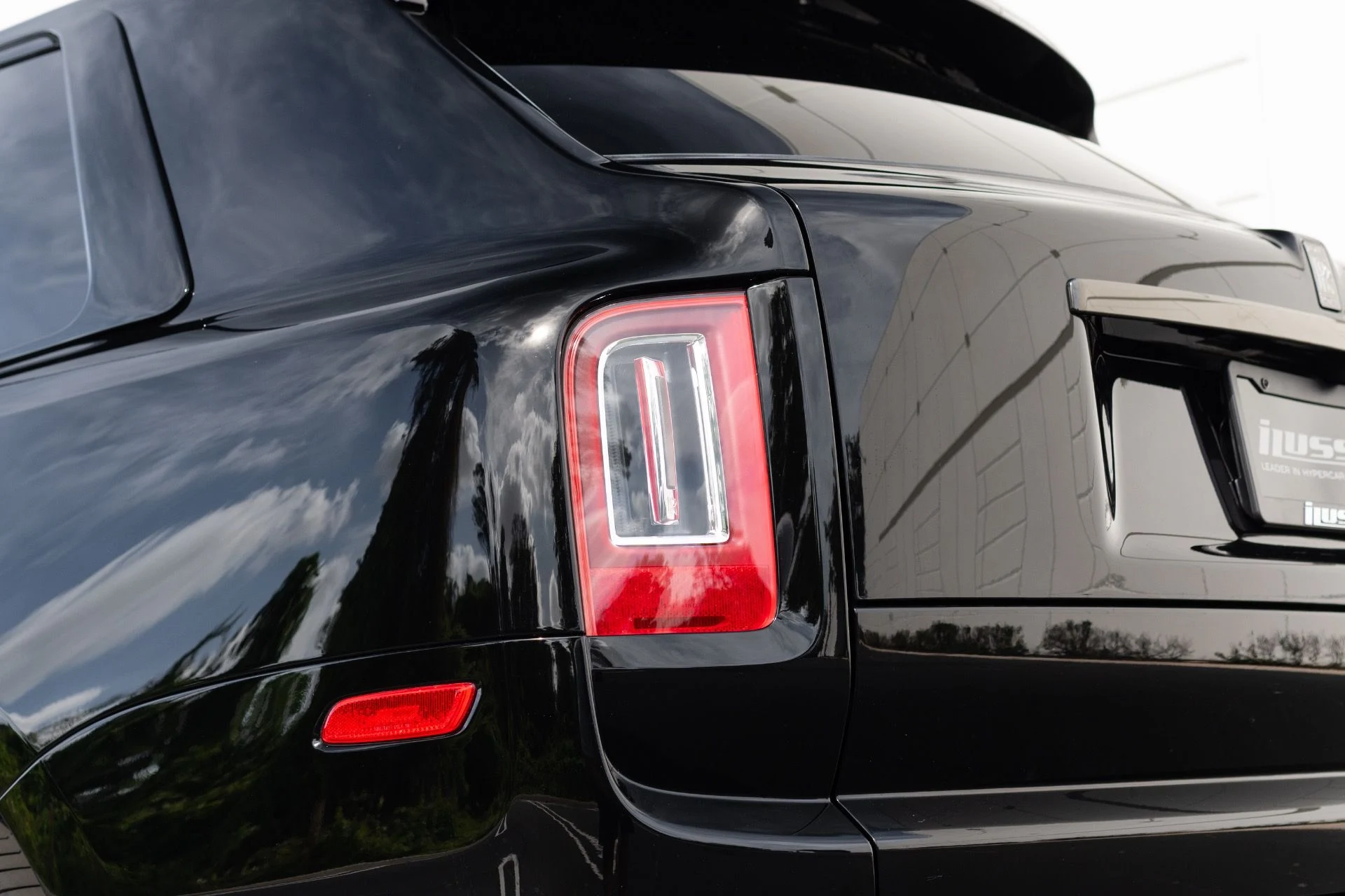 mph027_1247857223_Used_2022_Rolls_Royce_Black_Badge_Cullinan_1776130970_f2f9c40a93