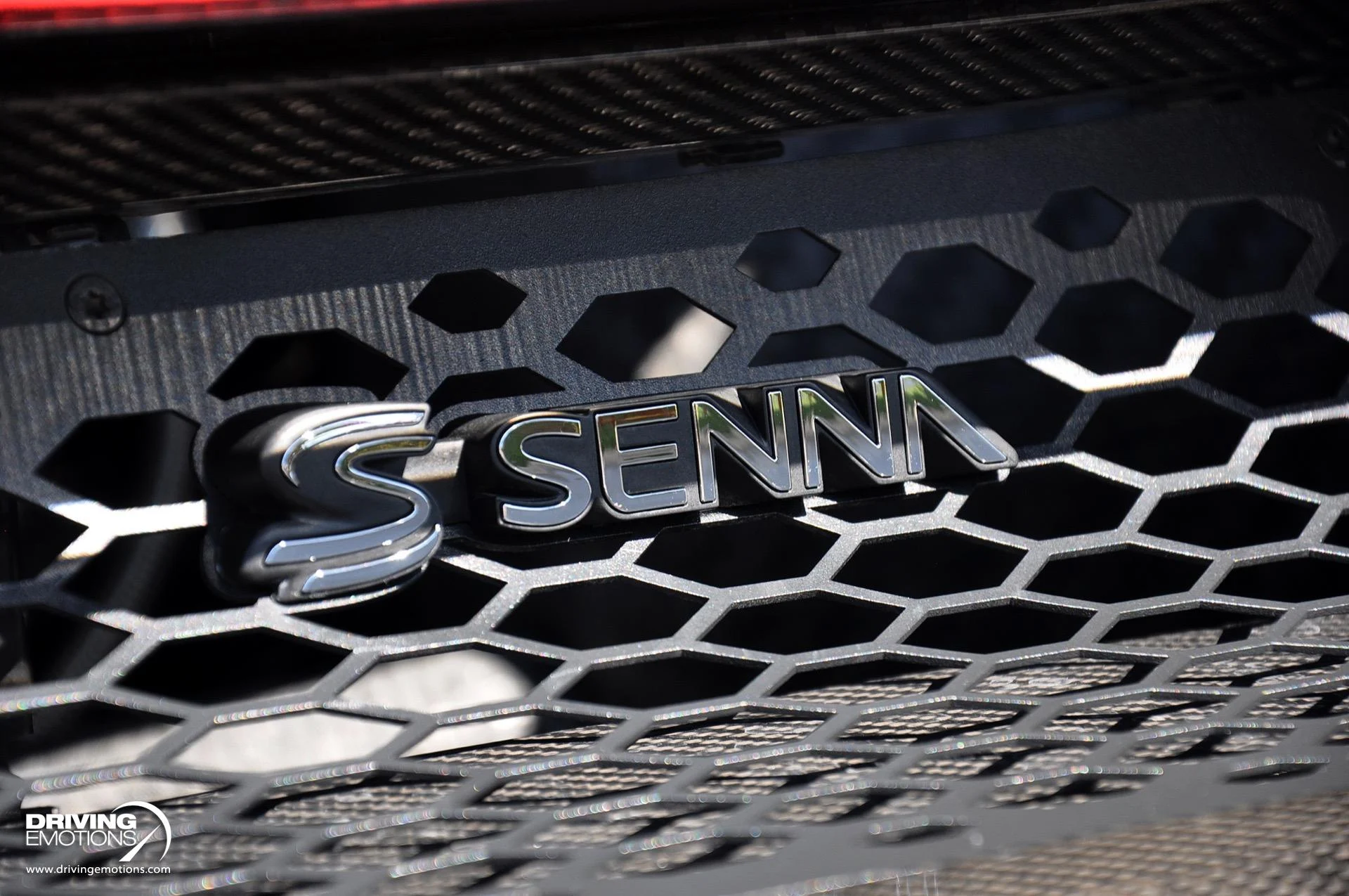 mph027_126042943_683_p28_l_7664b717e8