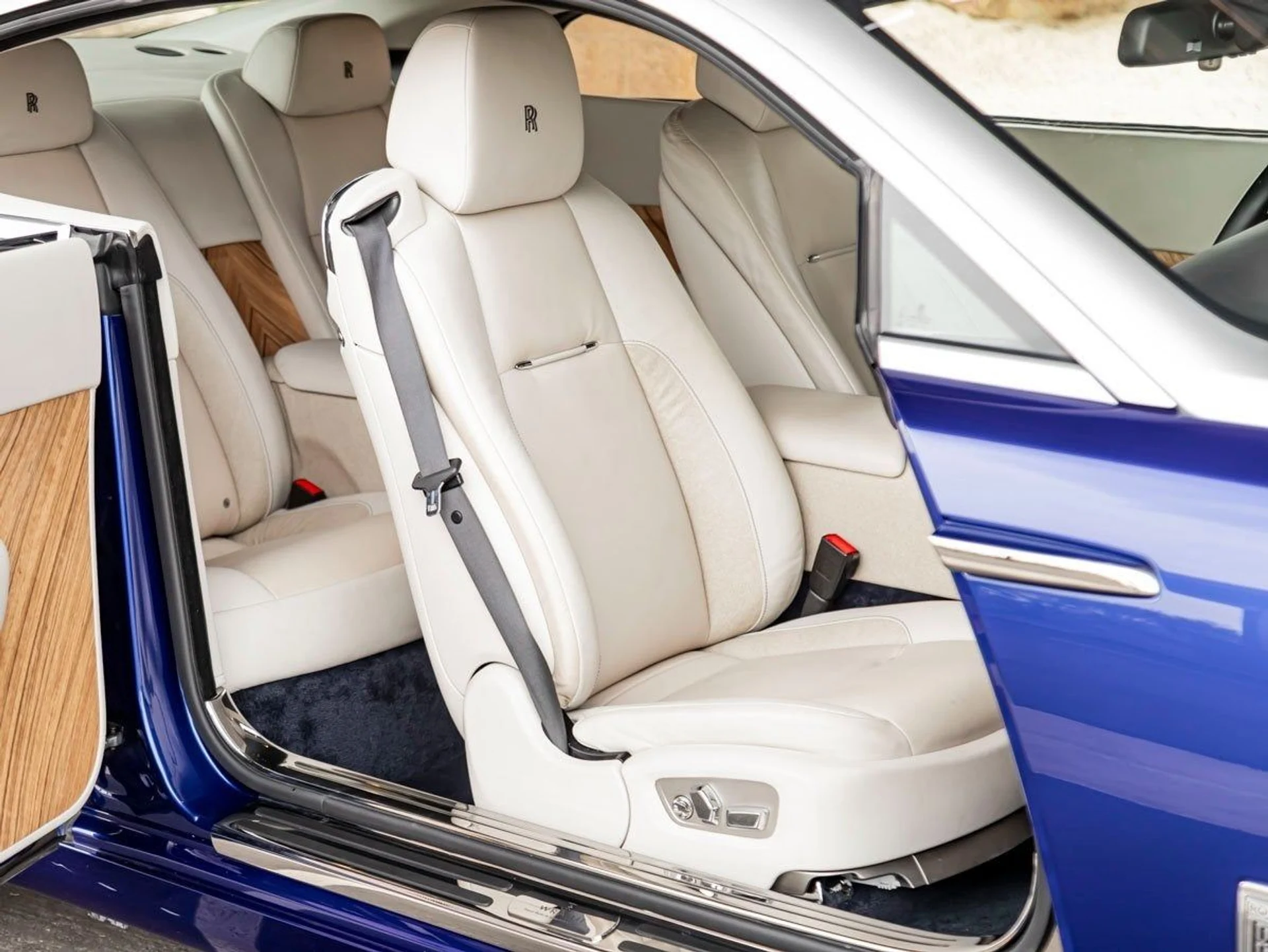 mph027_126980784_28_b454647225