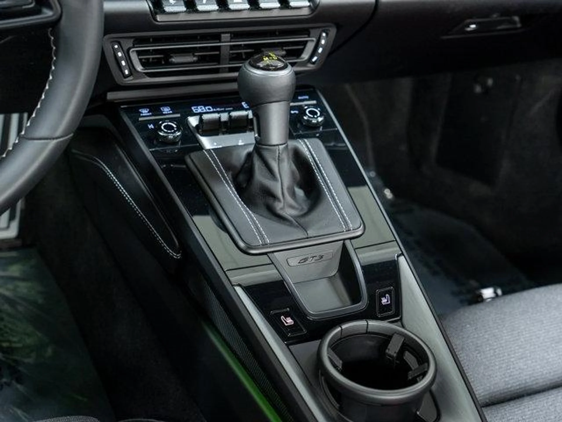 mph027_1271477640_Xjoc_NL_1y_Vmd_Ar_AFRHD_Bs4p_t37k_7d2d2f3f5c