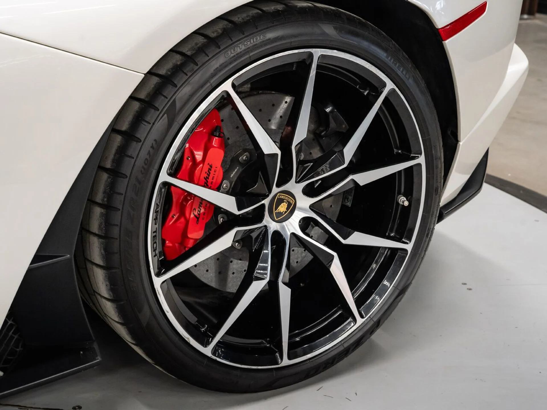 mph027_1272370349_lamborghini_aventador_2017_40775dbf6d