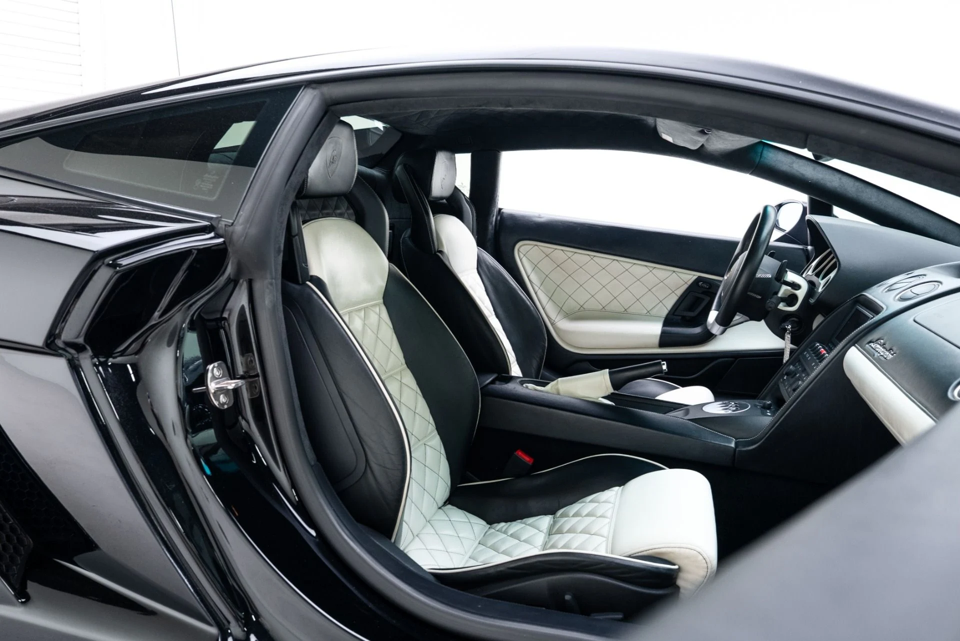 mph027_1279712091_Used_2007_Lamborghini_Gallardo_Nera_Edition_1770753495_58926c6c73