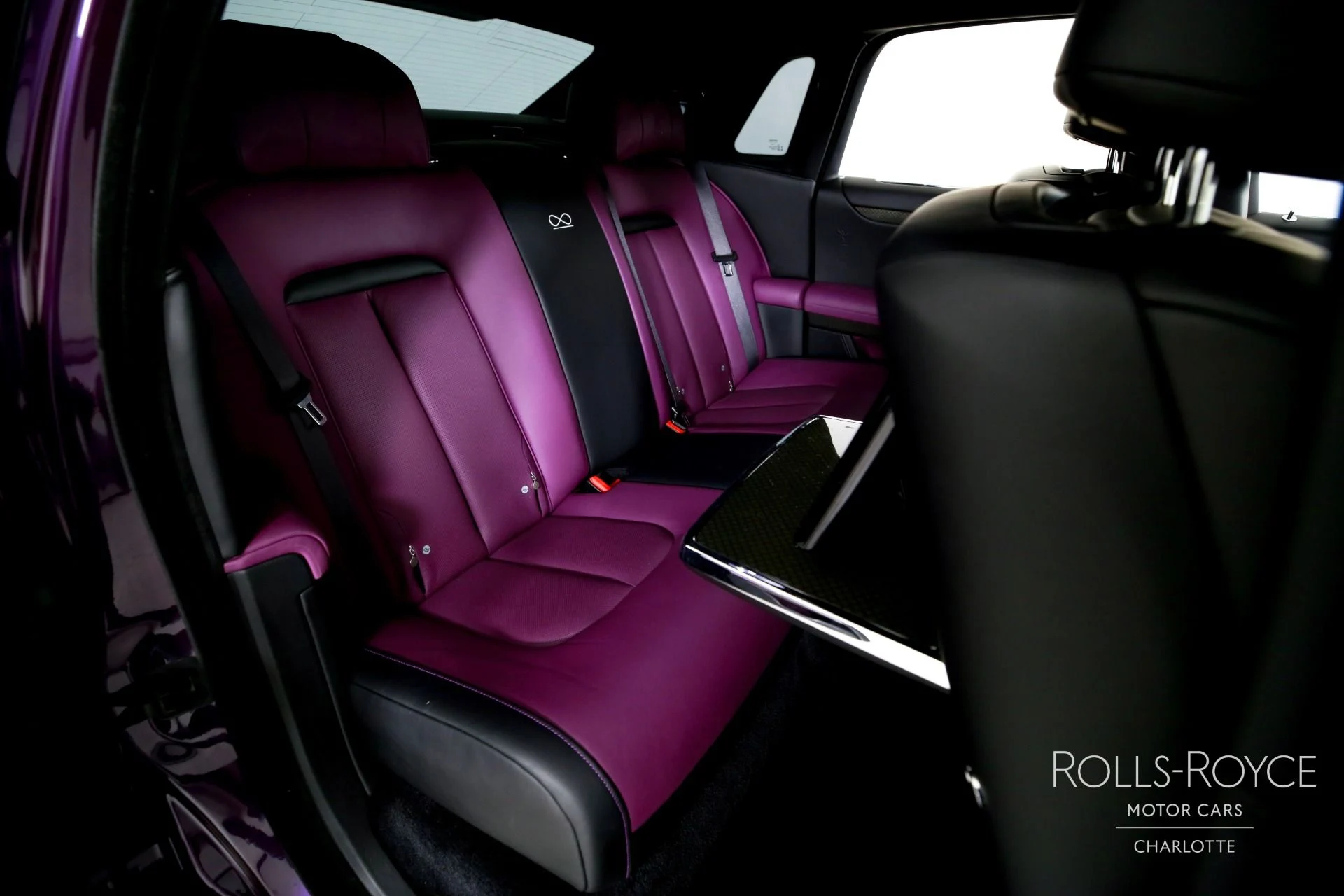 mph027_1280490003_Used_2022_Rolls_Royce_Black_Badge_Ghost_1772490971_37d121bfbc