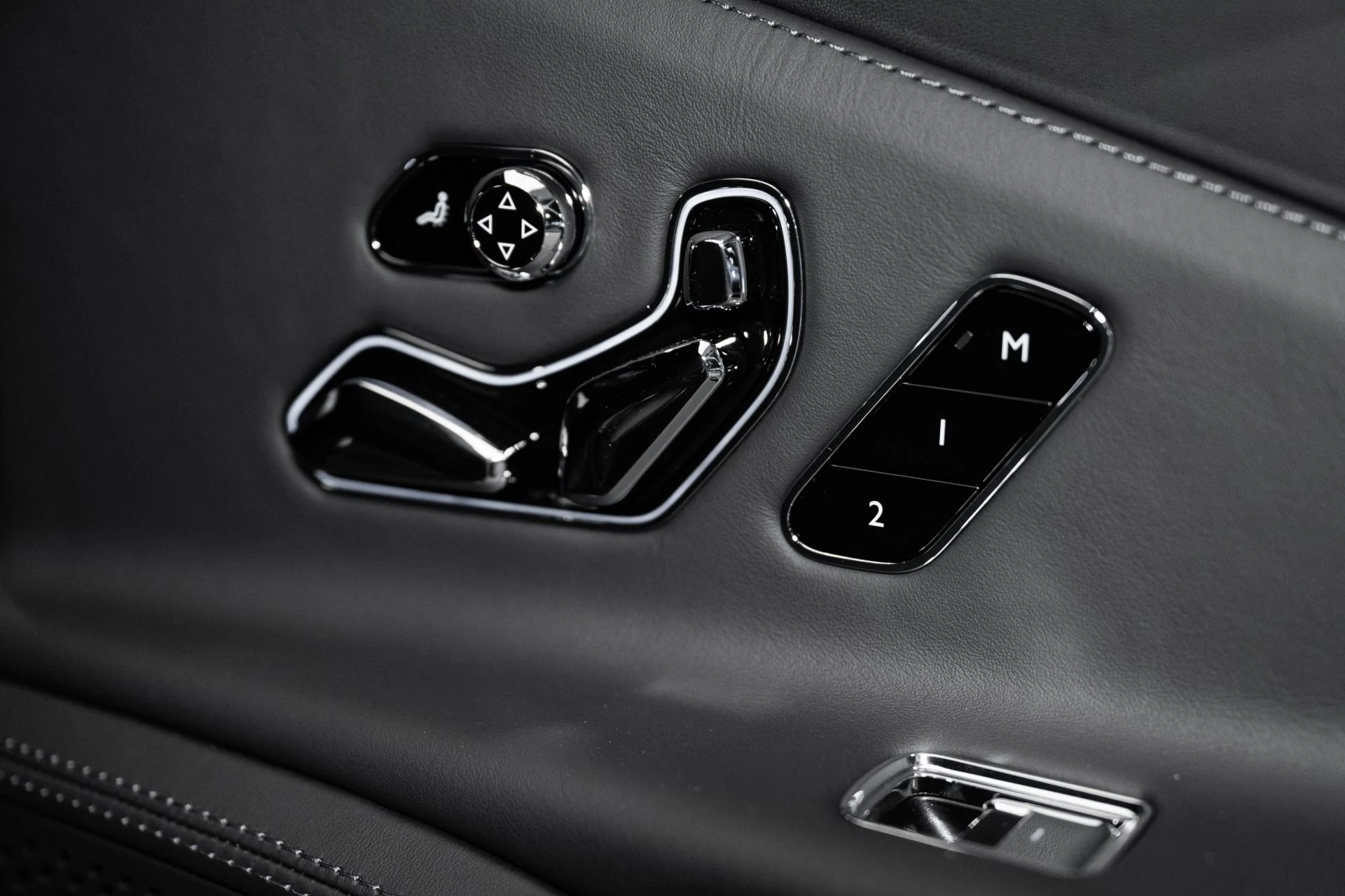 mph027_129065711_Used_2024_Bentley_Flying_Spur_Speed_1756911756_0c4cb9db56