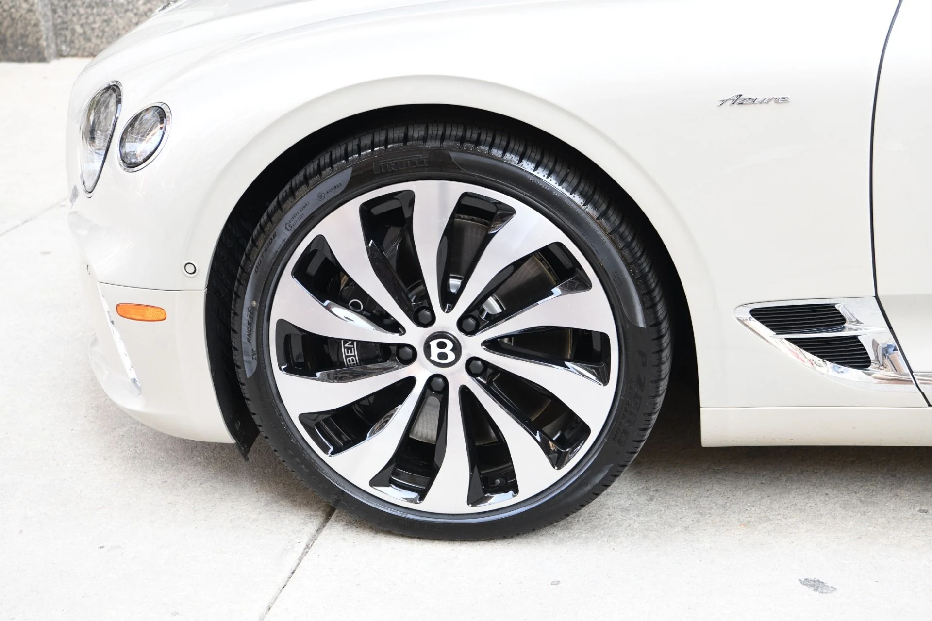 mph027_1292637056_Used_2024_Bentley_Continental_GTC_Convertible_GTC_Azure_V8_1759874736_a8292d425d