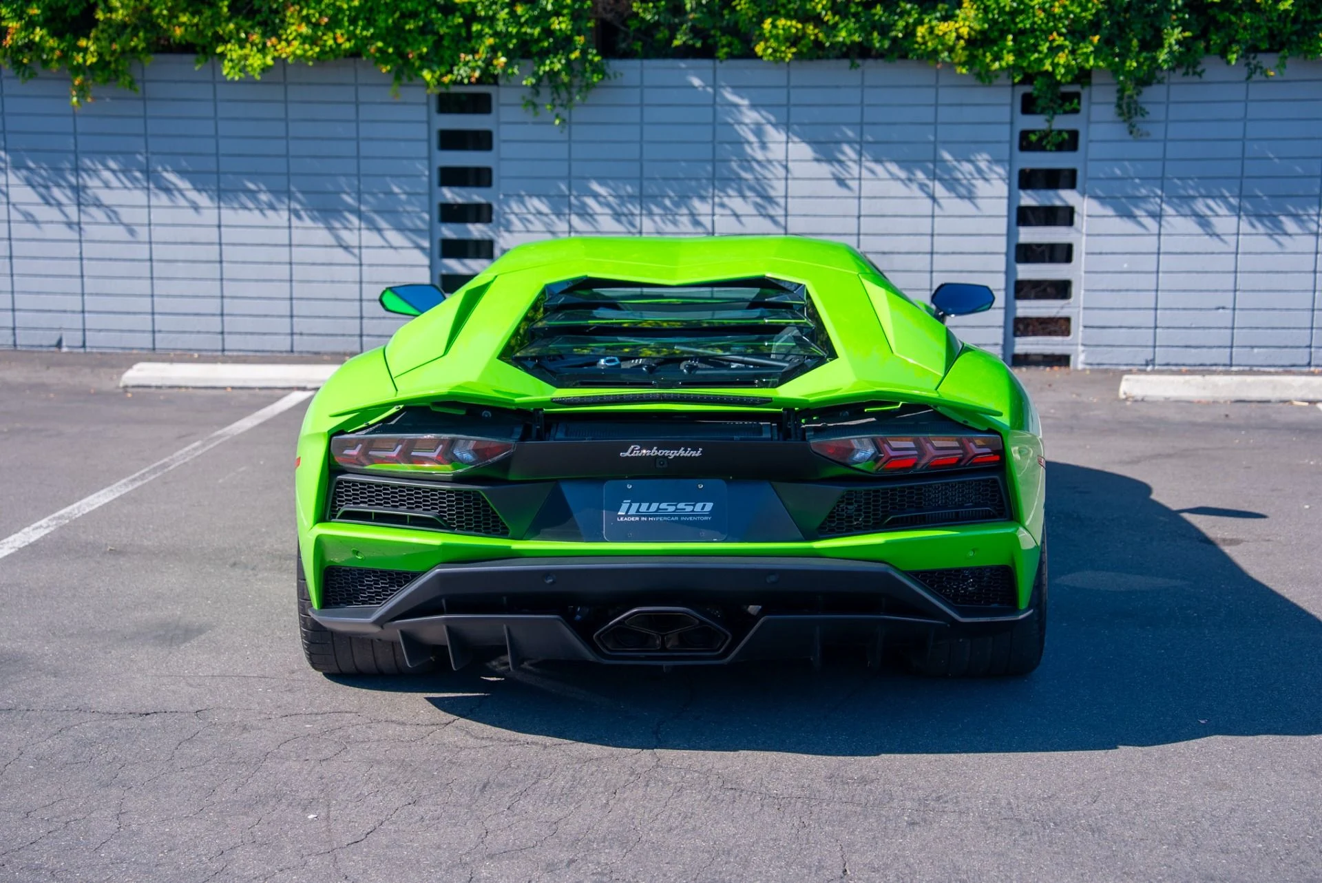 mph027_1293728139_Used_2018_Lamborghini_Aventador_LP_740_4_S_1762289338_38b11f1ec2