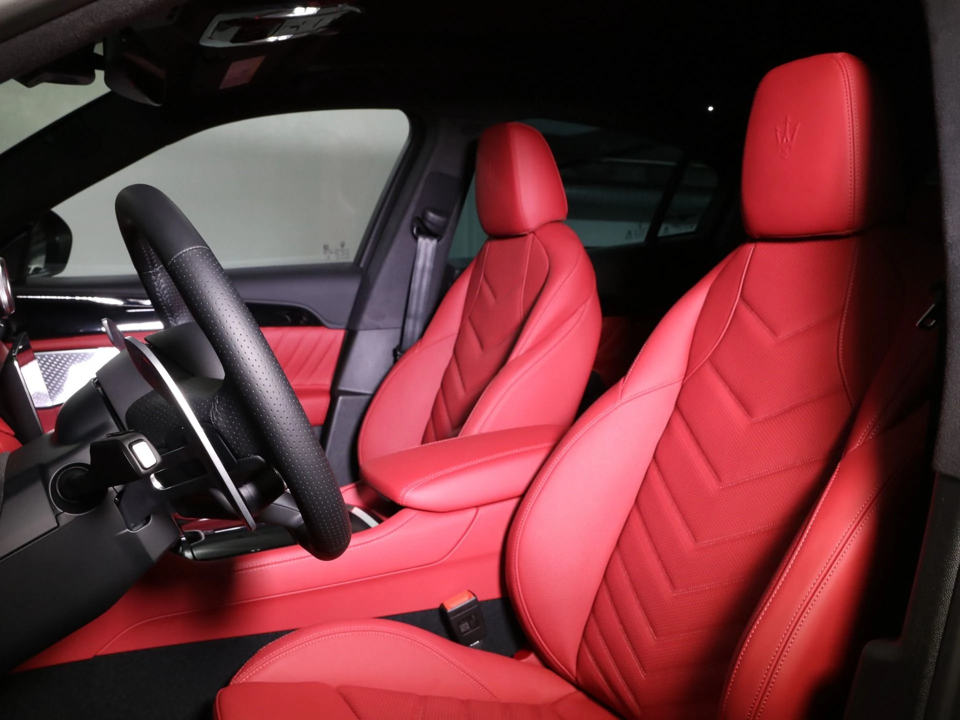 mph027_1295005797_New_2025_Maserati_Grecale_Folgore_1738220103_a6c246b8fb