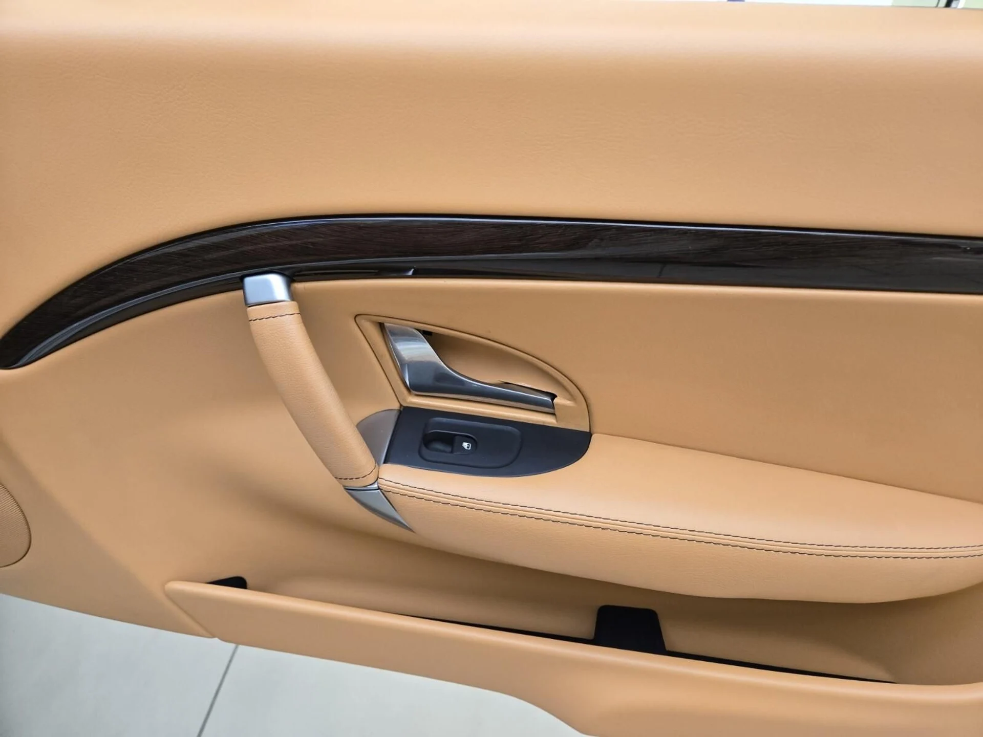 mph027_1297482876_Used_2013_Maserati_Gran_Turismo_Sport_1762328761_310b8e812e