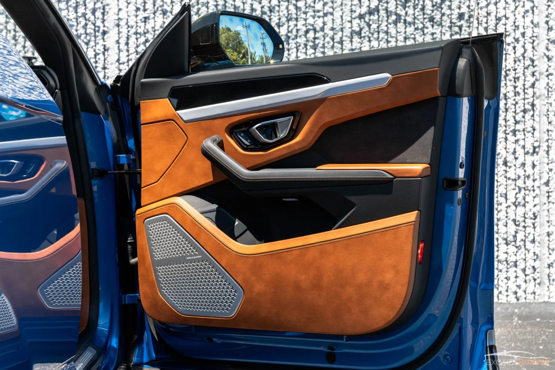 mph027_1316706795_Used_2019_Lamborghini_Urus_HIGH_266_K_Sticker_w_EVERY_Desirable_Option_1683572182_244cee3158