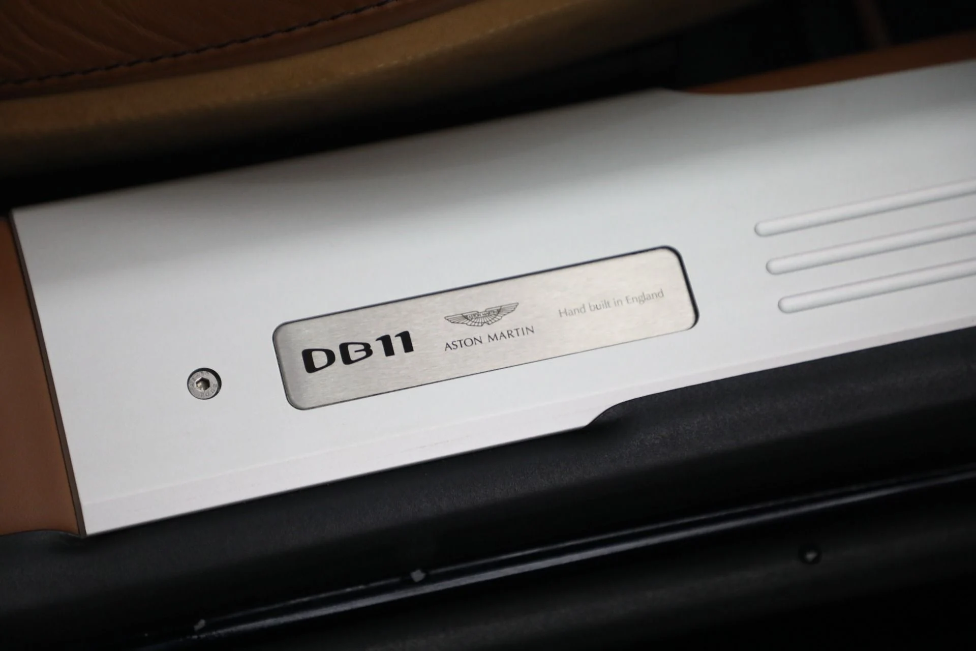 mph027_1318133321_Used_2019_Aston_Martin_DB_11_Volante_1770764888_9436795af7