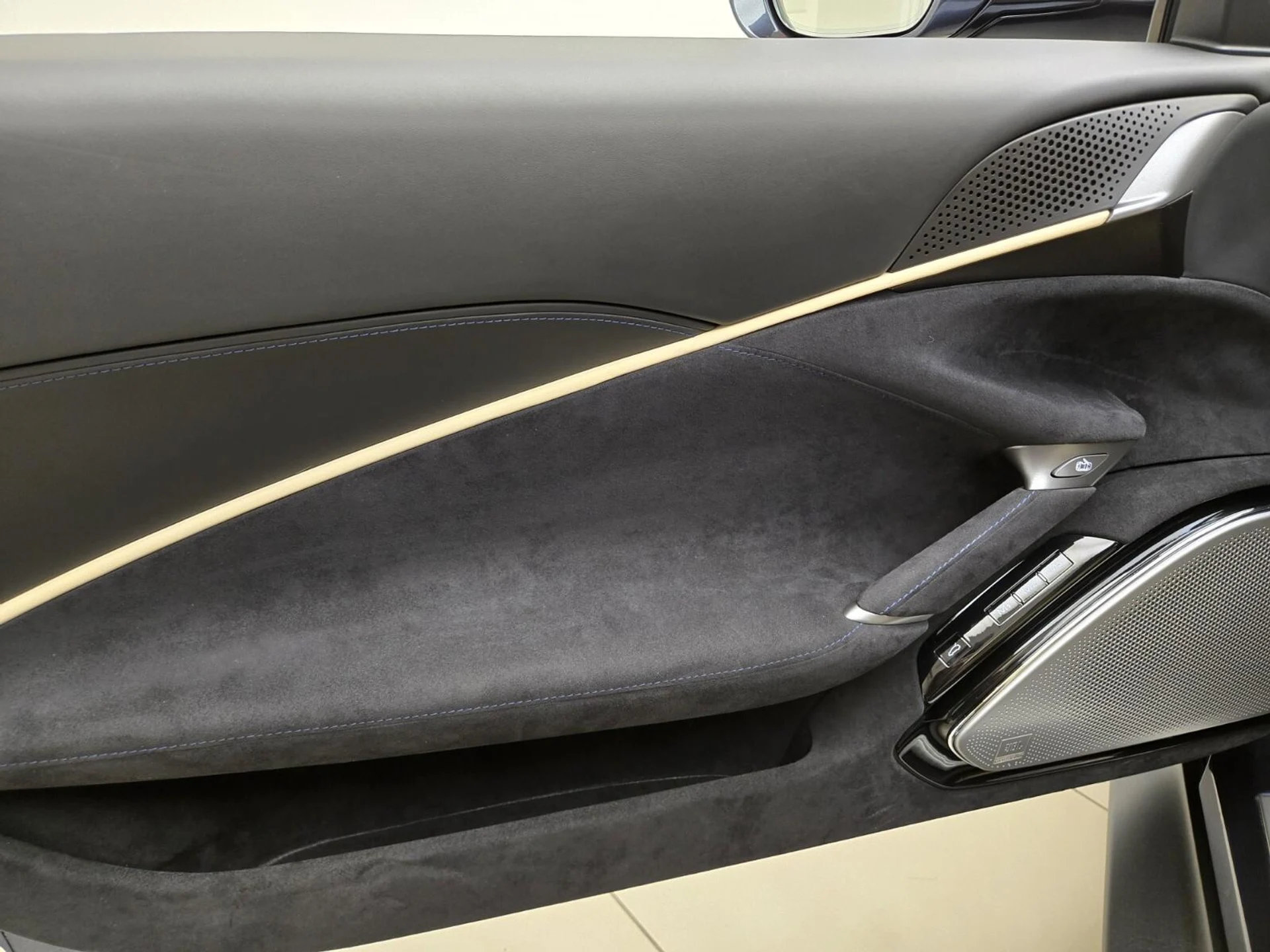 mph027_1318527085_Used_2021_Ferrari_Roma_1770273928_36615db9ac