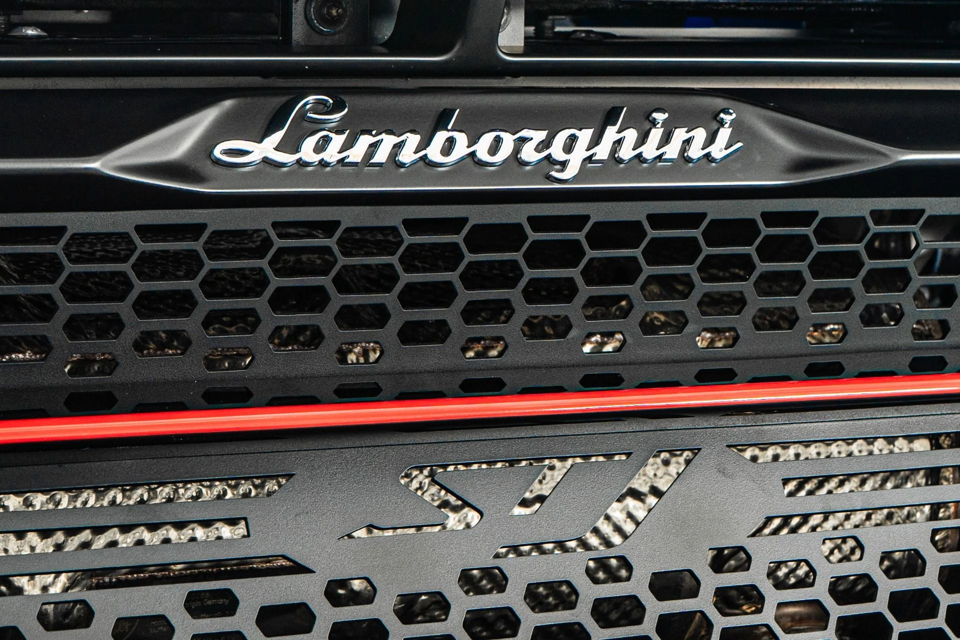 mph027_1337597622_Used_2024_Lamborghini_Huracan_STJ_1757002928_3ac7e2e40f