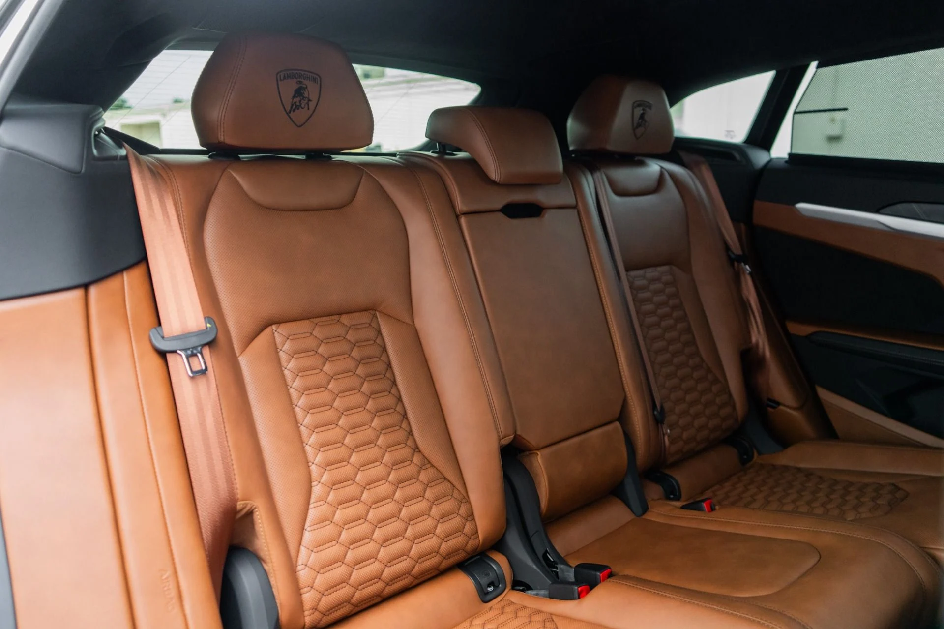 mph027_1340477591_Used_2022_Lamborghini_Urus_1777500470_28196285b9