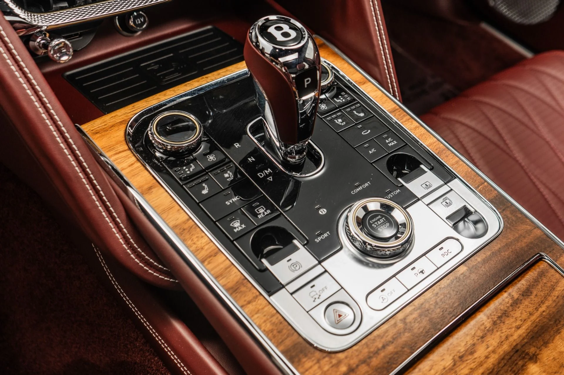 mph027_1345750561_Used_2023_Bentley_Flying_Spur_Azure_1755704000_fa3304ebe2