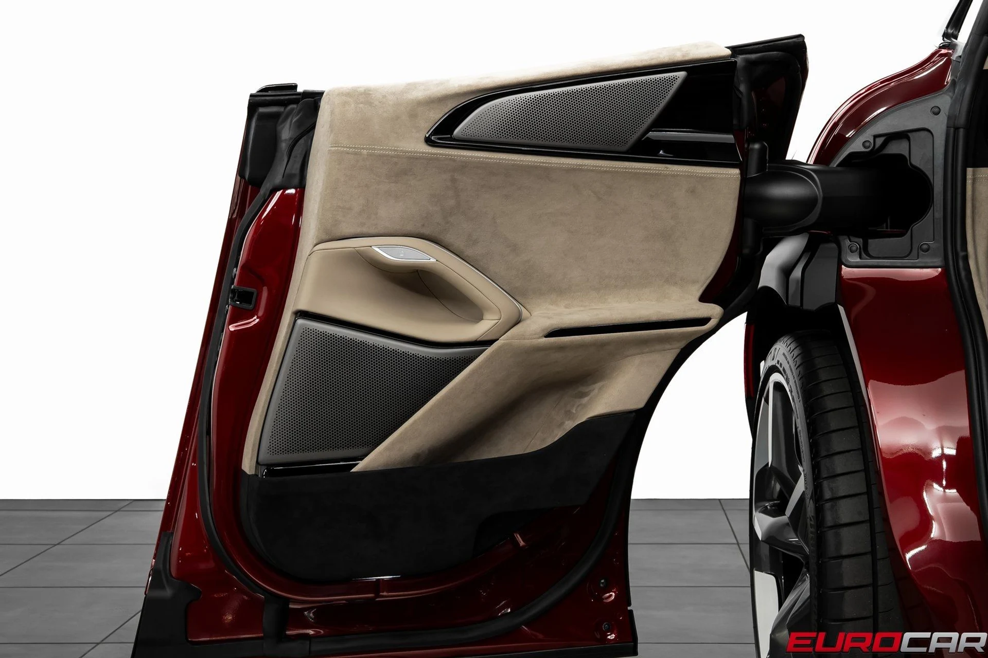 mph027_1347783285_image_28_c8b244cfca