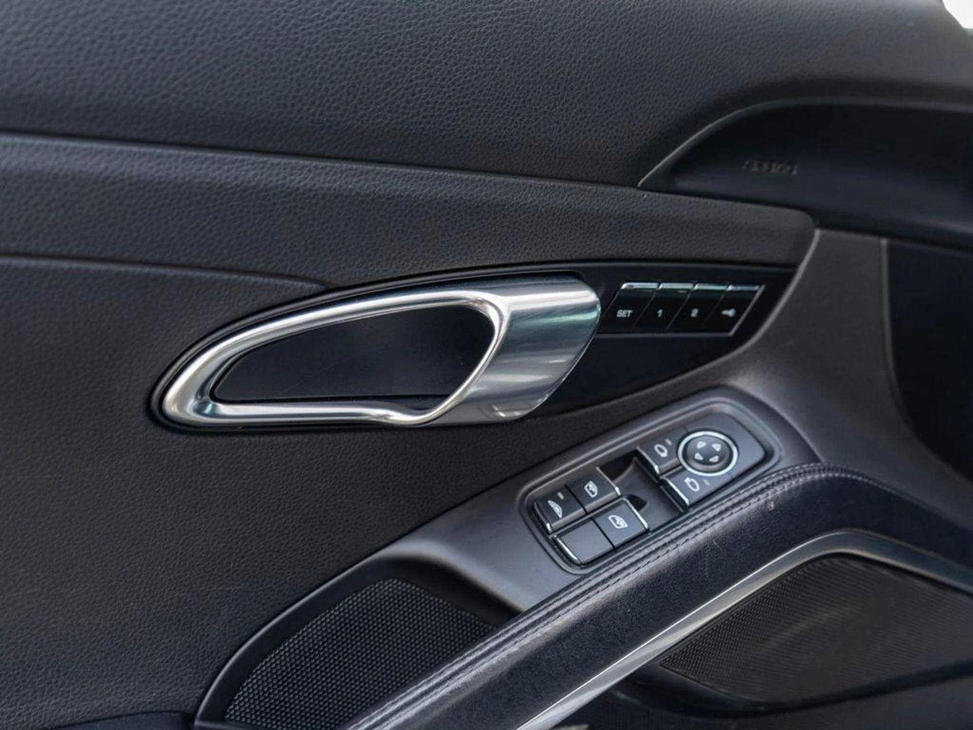 mph027_1348946300_Dya07_Q0_LC_3_Xos6lug_Pli63yskvk_b0820211a6