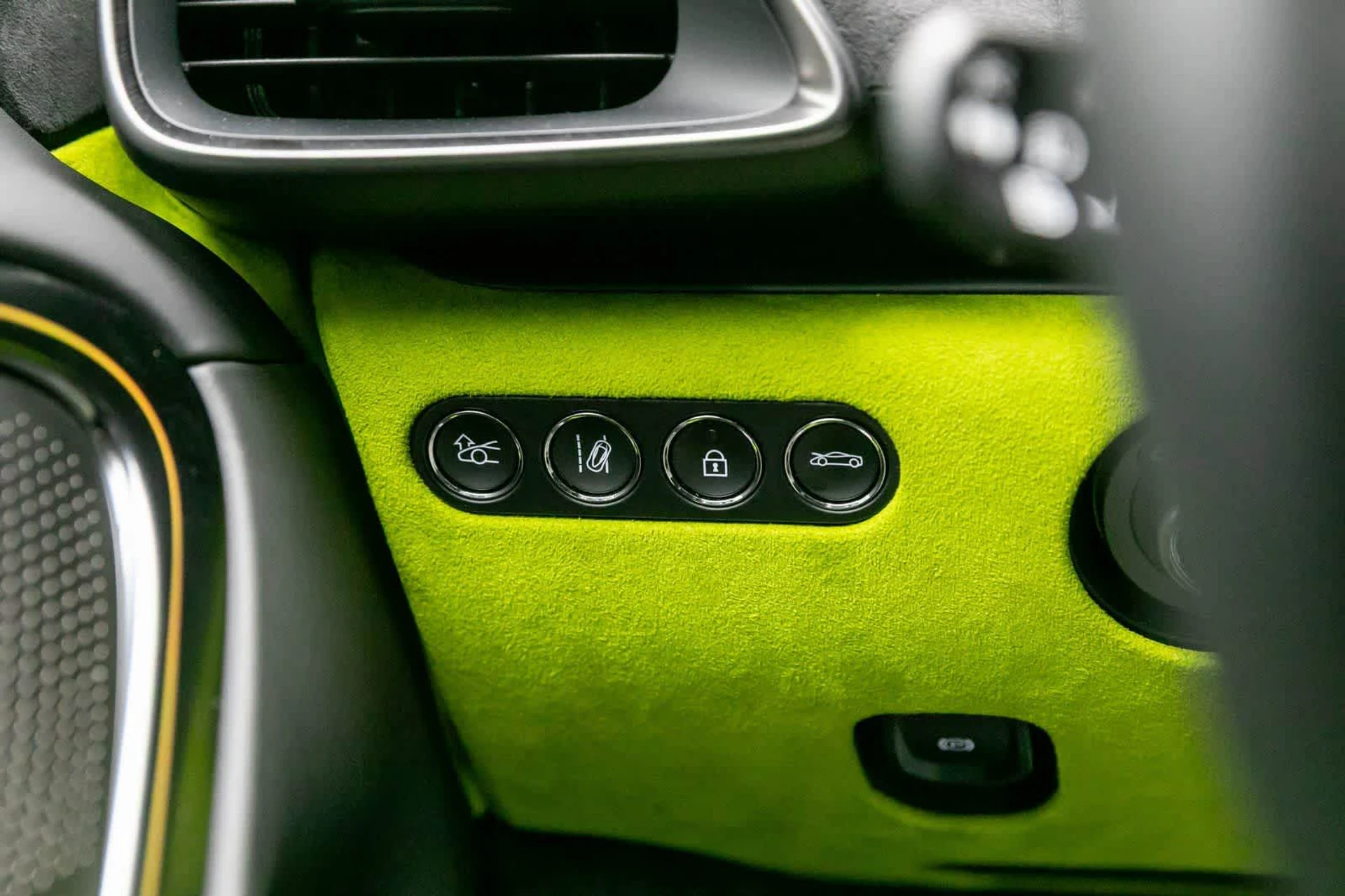 mph027_1349886285_28_20eadf3026