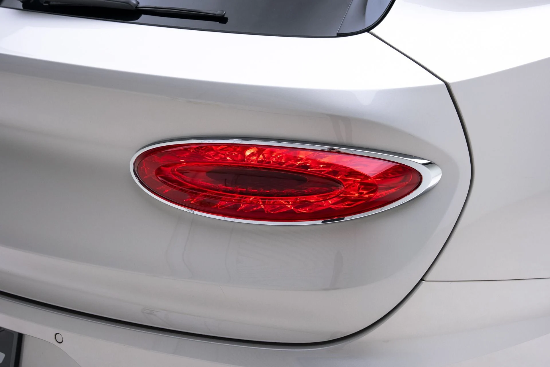 mph027_1358816196_Used_2021_Bentley_Bentayga_V8_1774990523_d8a5b881b9