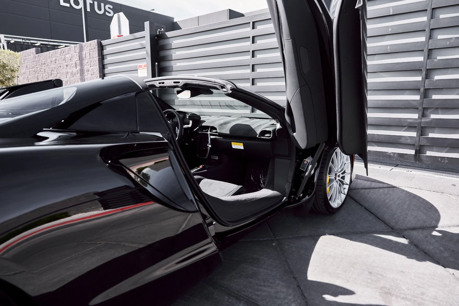 mph027_1361880094_Used_2025_Mc_Laren_Artura_Performance_1772246895_9e130a5adb