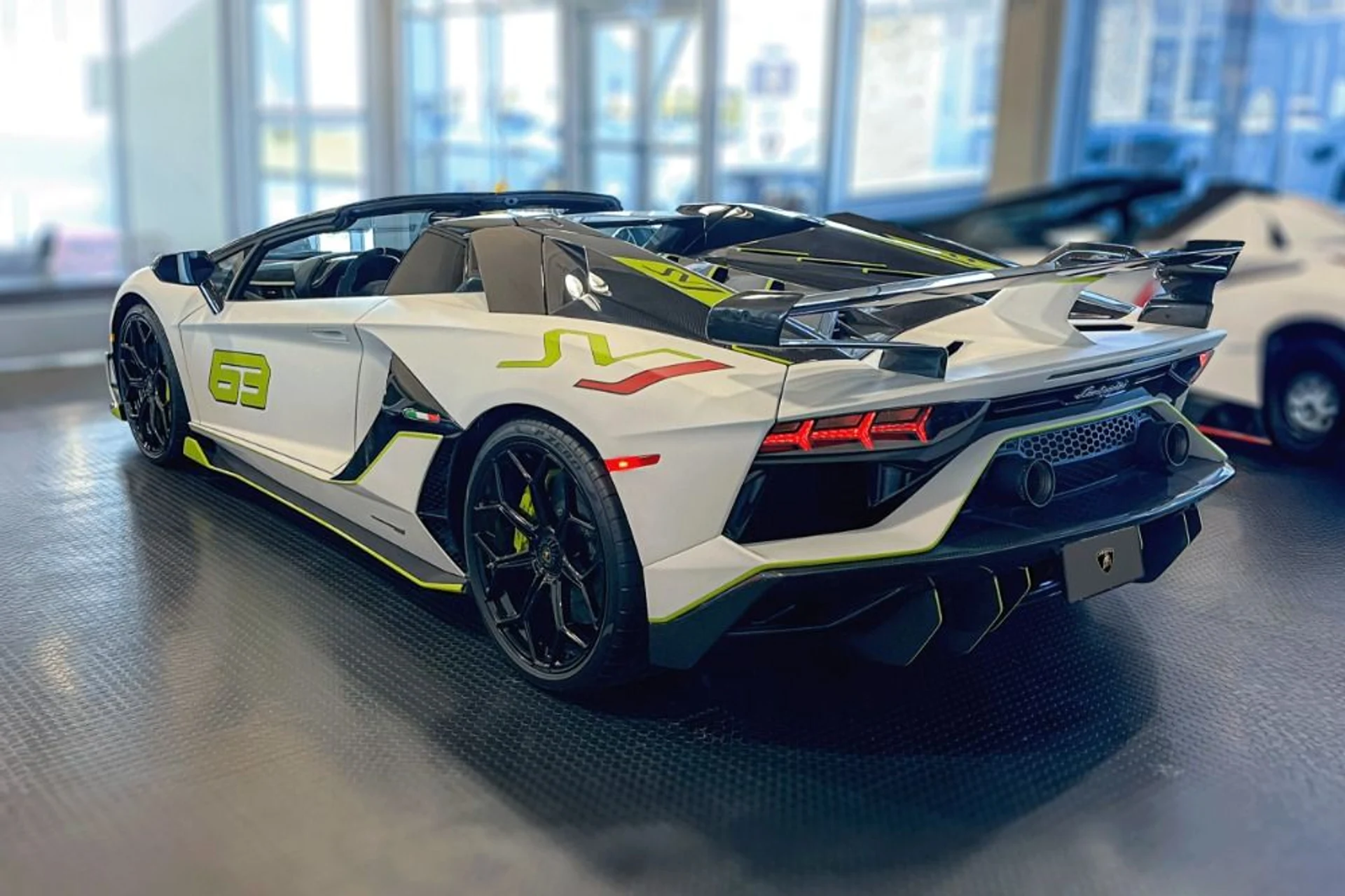 mph027_1363973494_Used_2021_Lamborghini_Aventador_LP_770_4_SVJ_1765888248_26d000190e