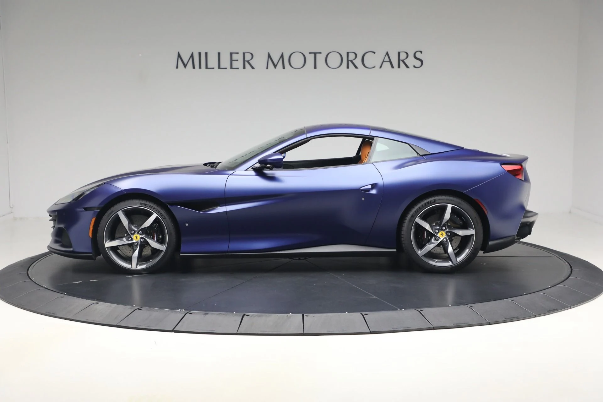 mph027_1366544421_Used_2023_Ferrari_Portofino_M_1787842069_7471342b1d