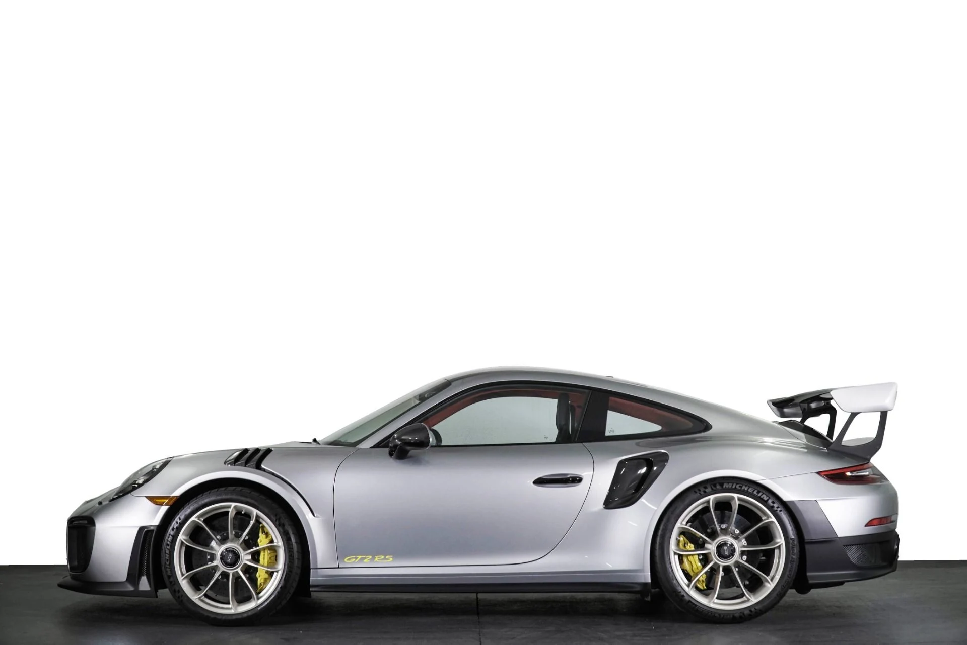 mph027_1382837715_Used_2018_Porsche_911_GT_2_RS_1779312801_7f2b0b7fa5