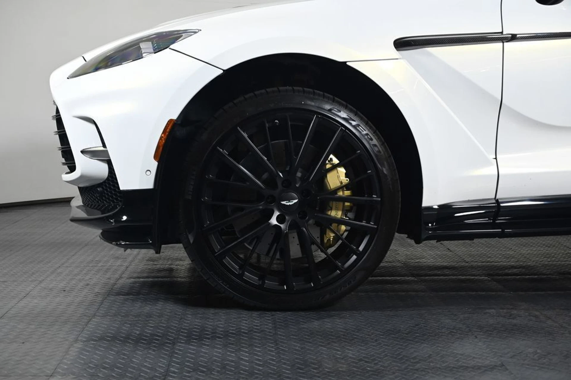 mph027_1386906431_used_2023_aston_martin_dbx_707_11350_23035484_28_1024_2995652d99